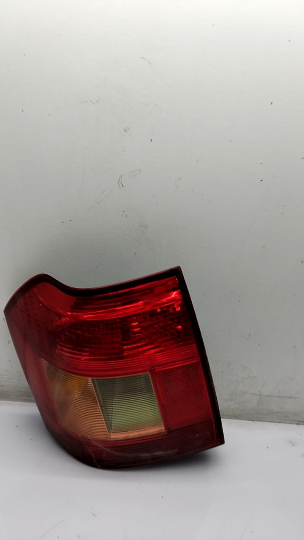 Piloto trasero derecho TOYOTA COROLLA (E12)