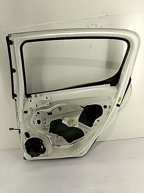 Puerta trasera izquierda PEUGEOT 308 4