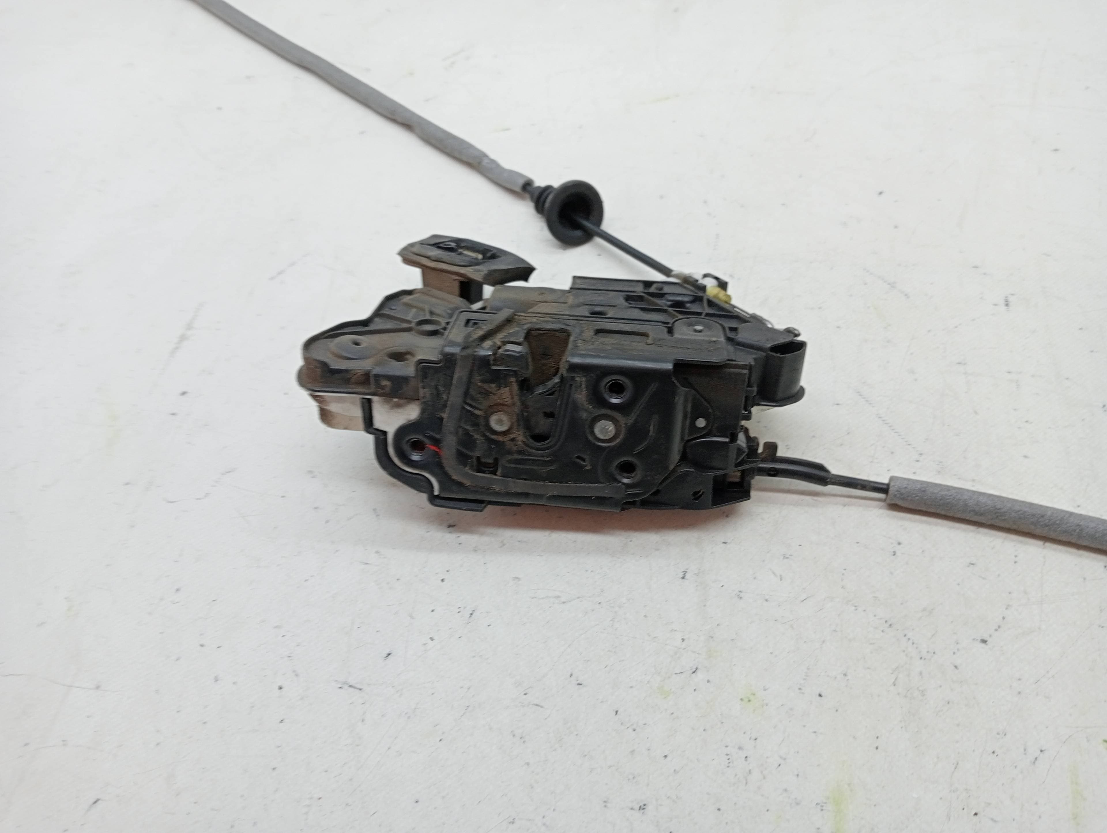 Cerradura puerta delantera izquierda VOLKSWAGEN POLO (6R1) 4