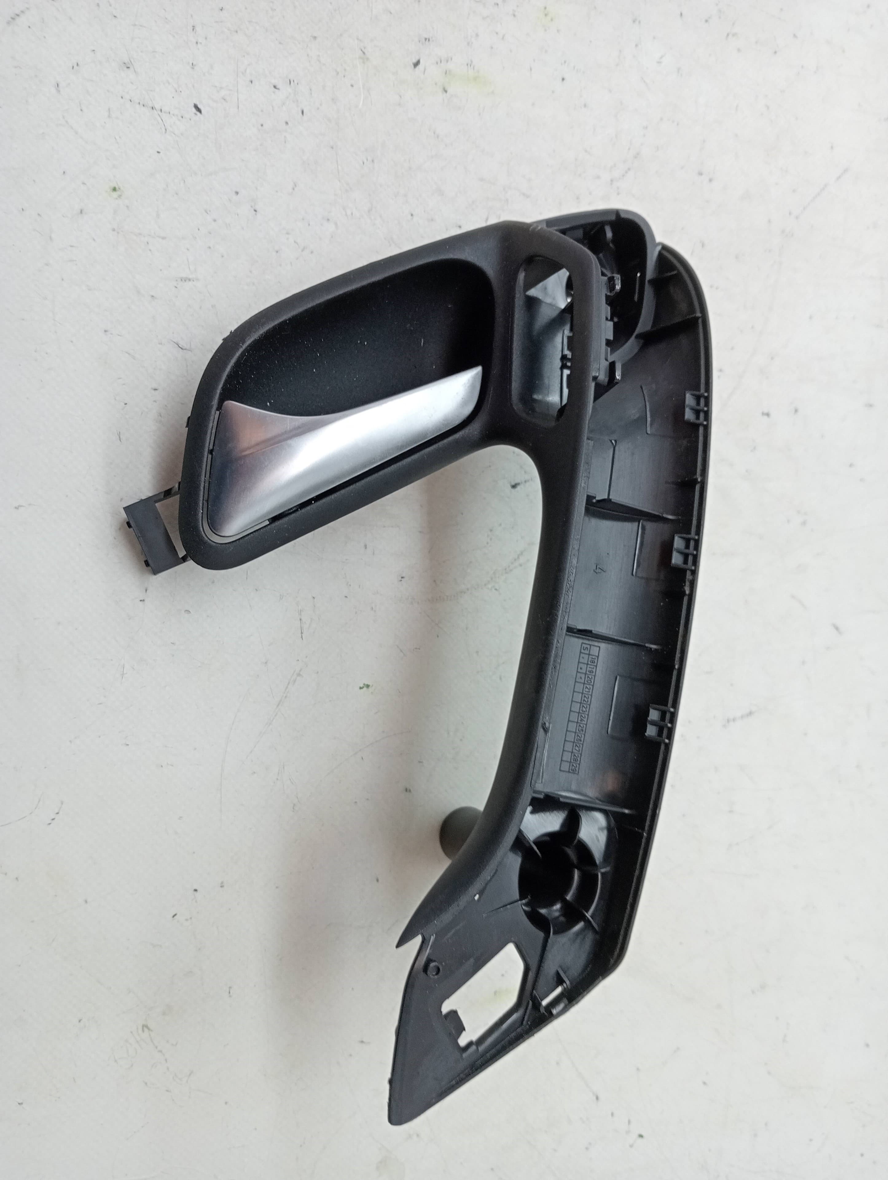 Maneta interior delantera izquierda VOLKSWAGEN POLO (6R1)