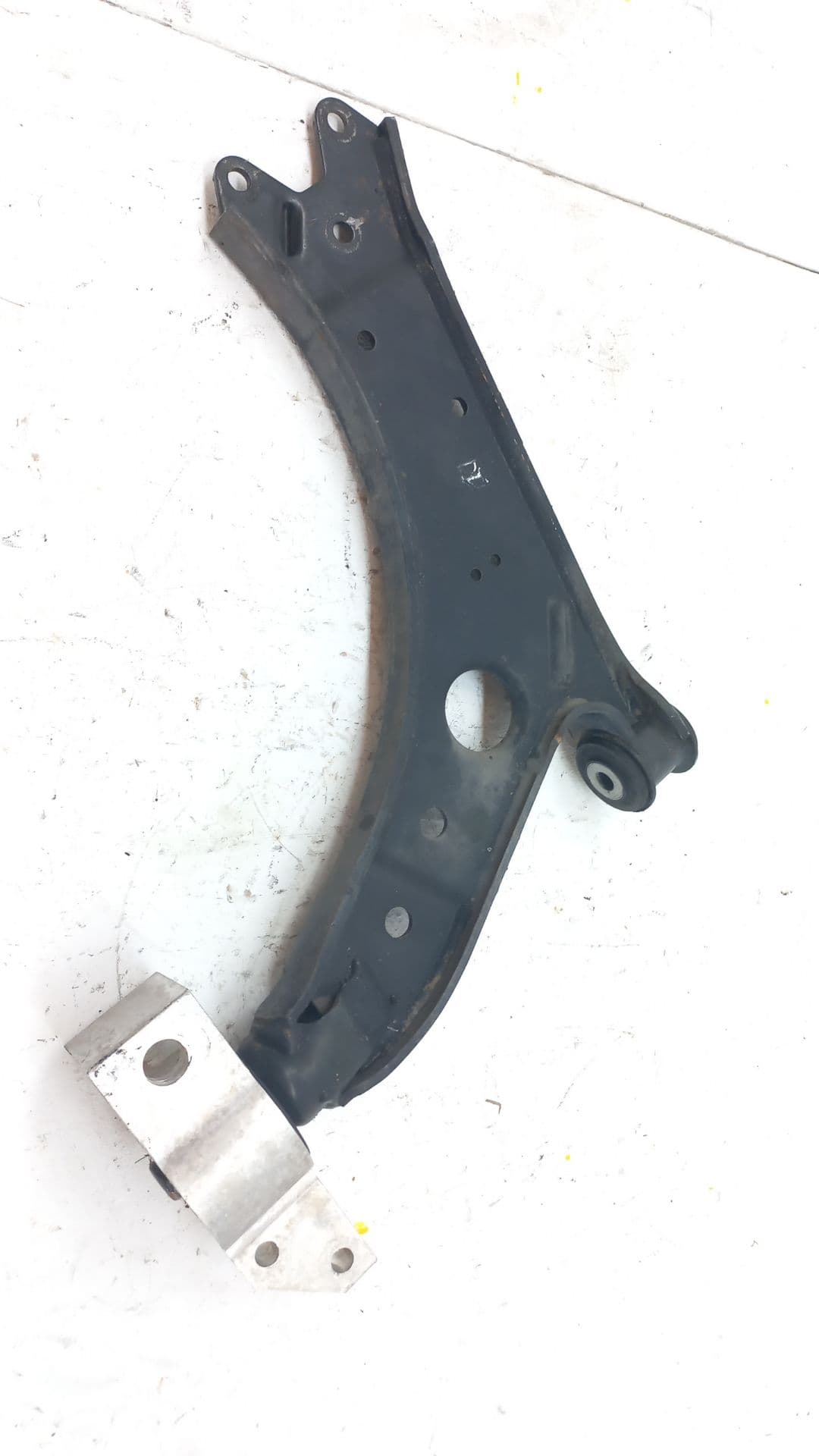 Brazo suspension inferior delantero izquierdo VOLKSWAGEN GOLF PLUS (5M1) 2
