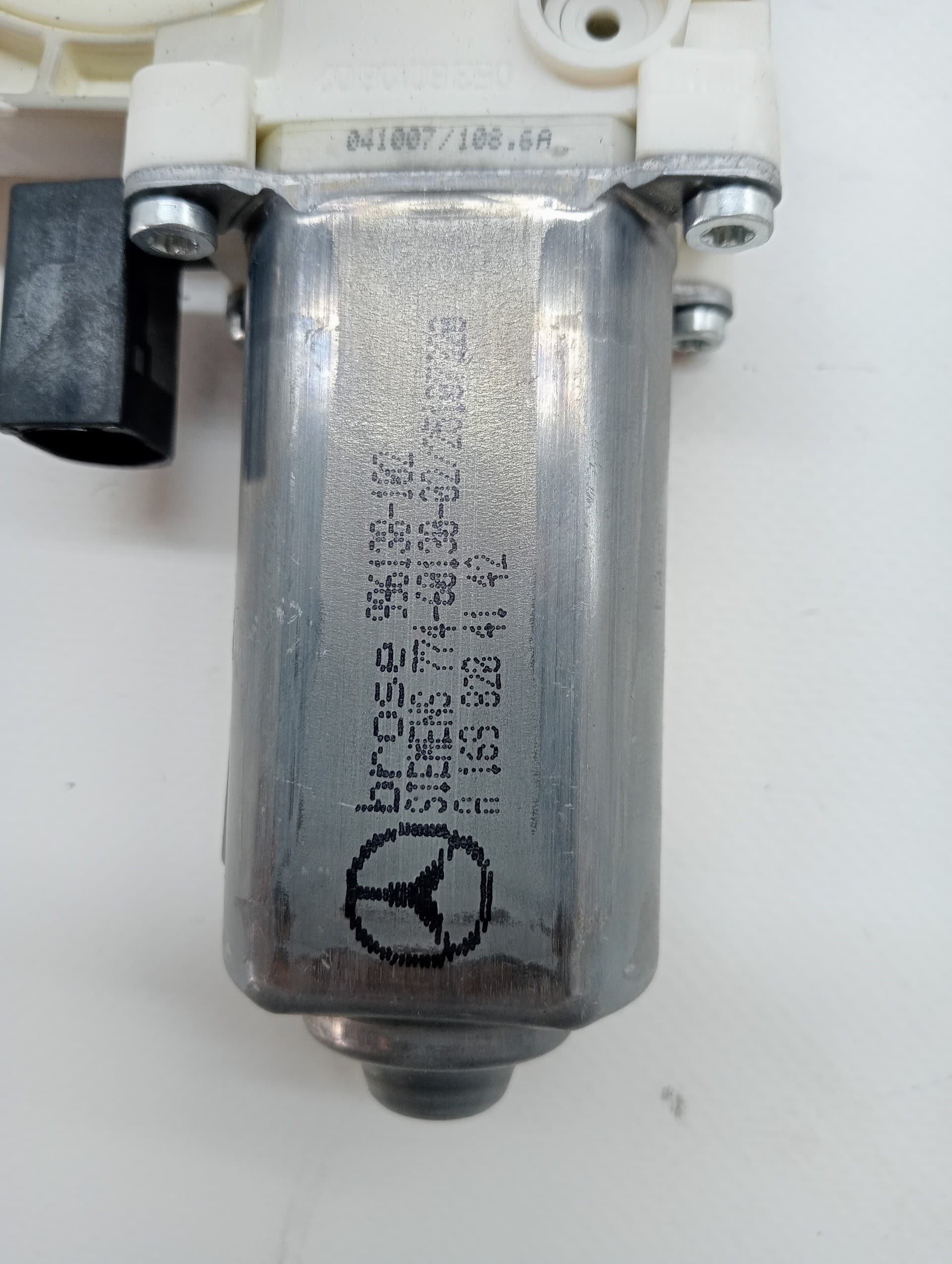 Motor elevalunas delantero izquierdo MERCEDES-BENZ CLASE B (W245) 2