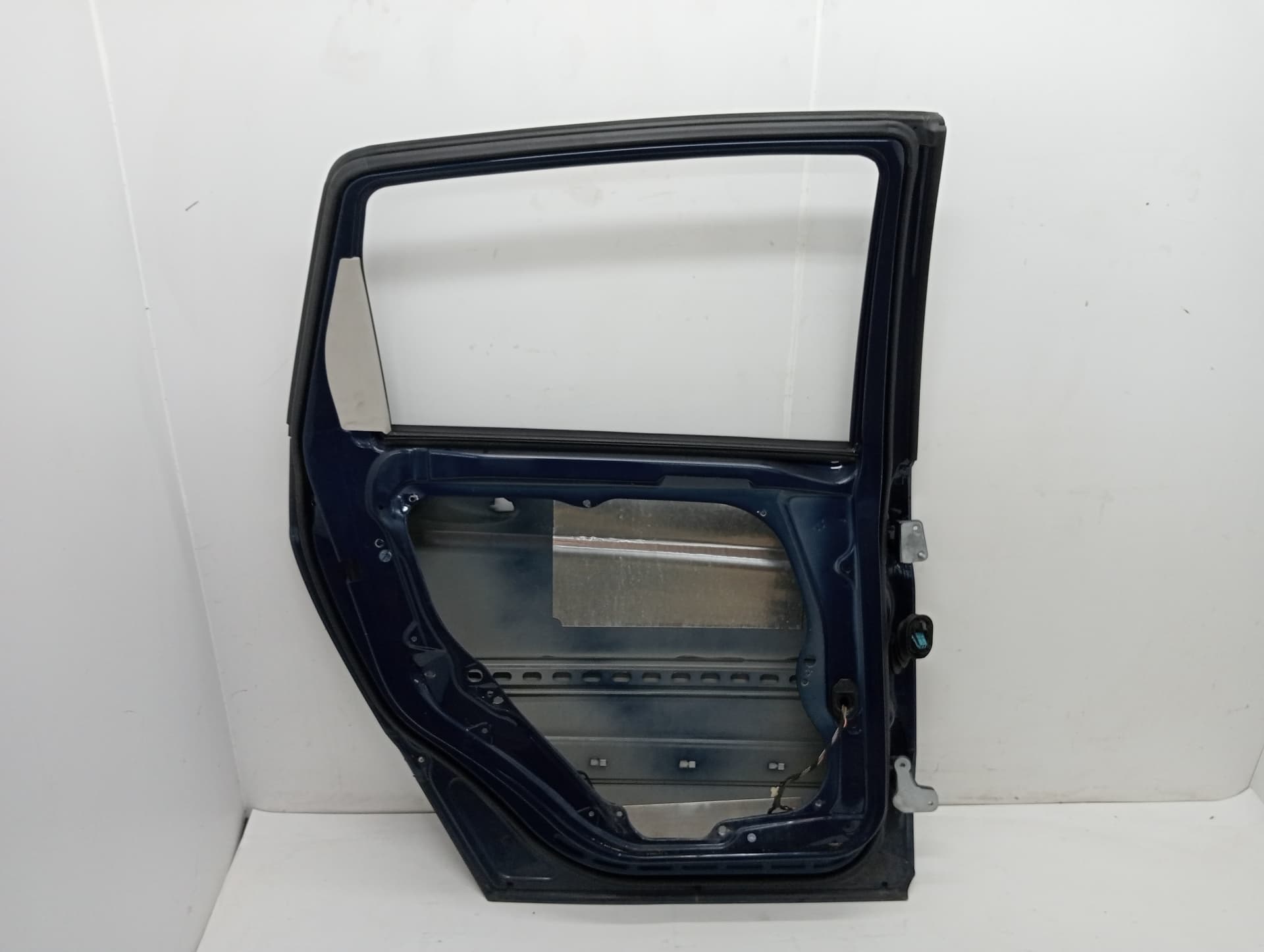Puerta trasera izquierda MERCEDES-BENZ CLASE B (W245) 2
