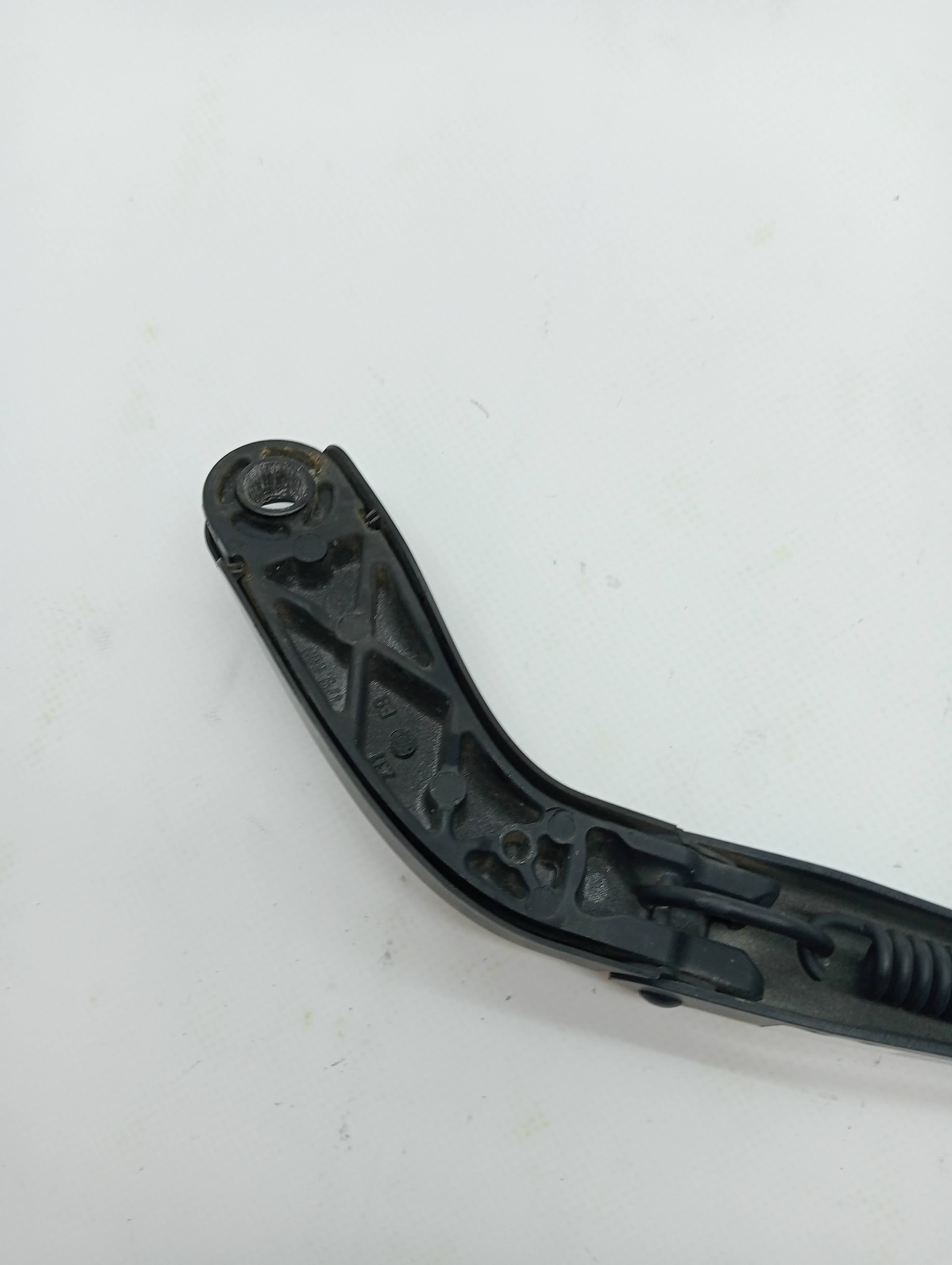 Brazo limpia delantero derecho MERCEDES-BENZ CLASE B (W245) 3
