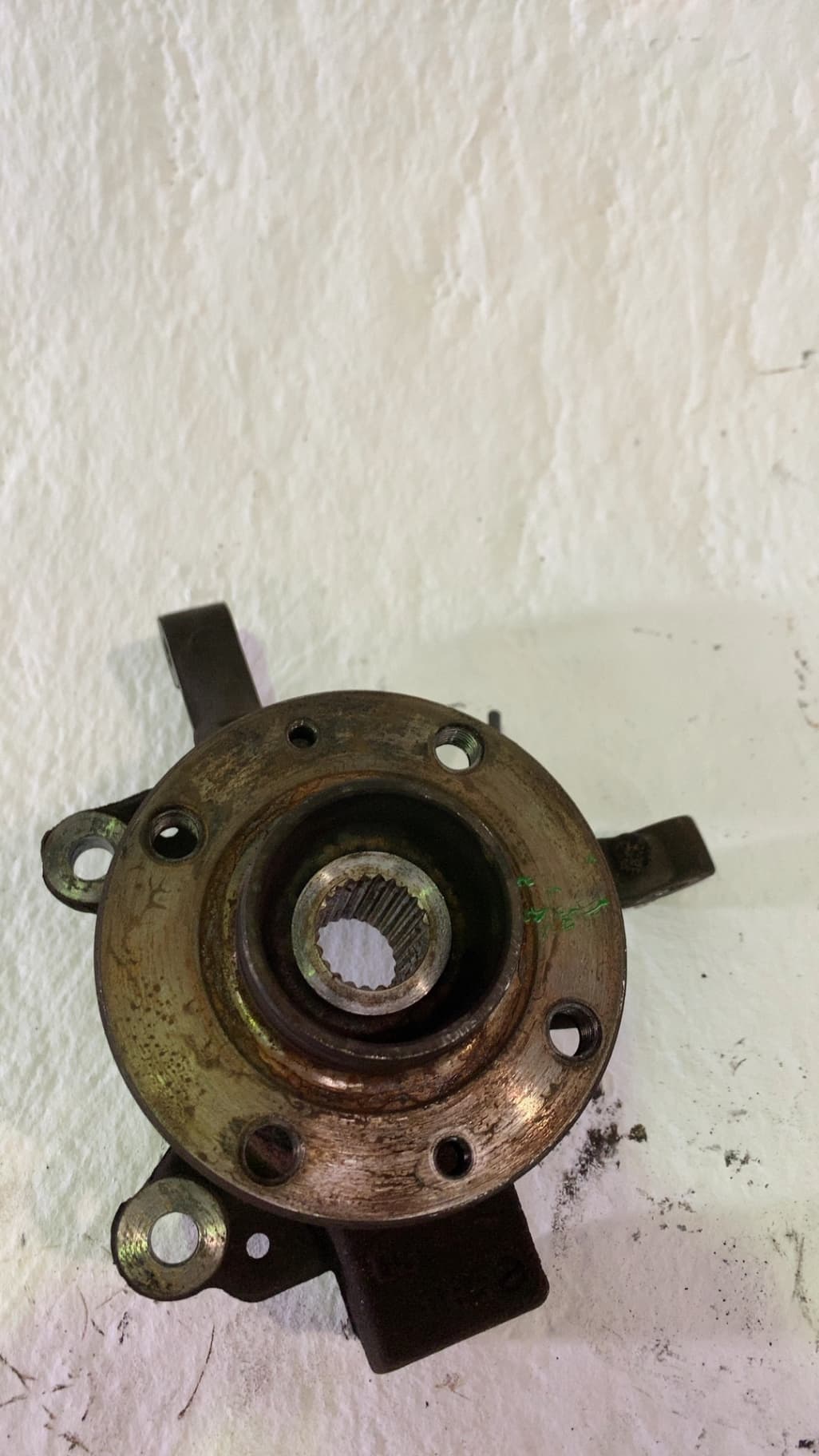 Mangueta delantera izquierda RENAULT CLIO III
