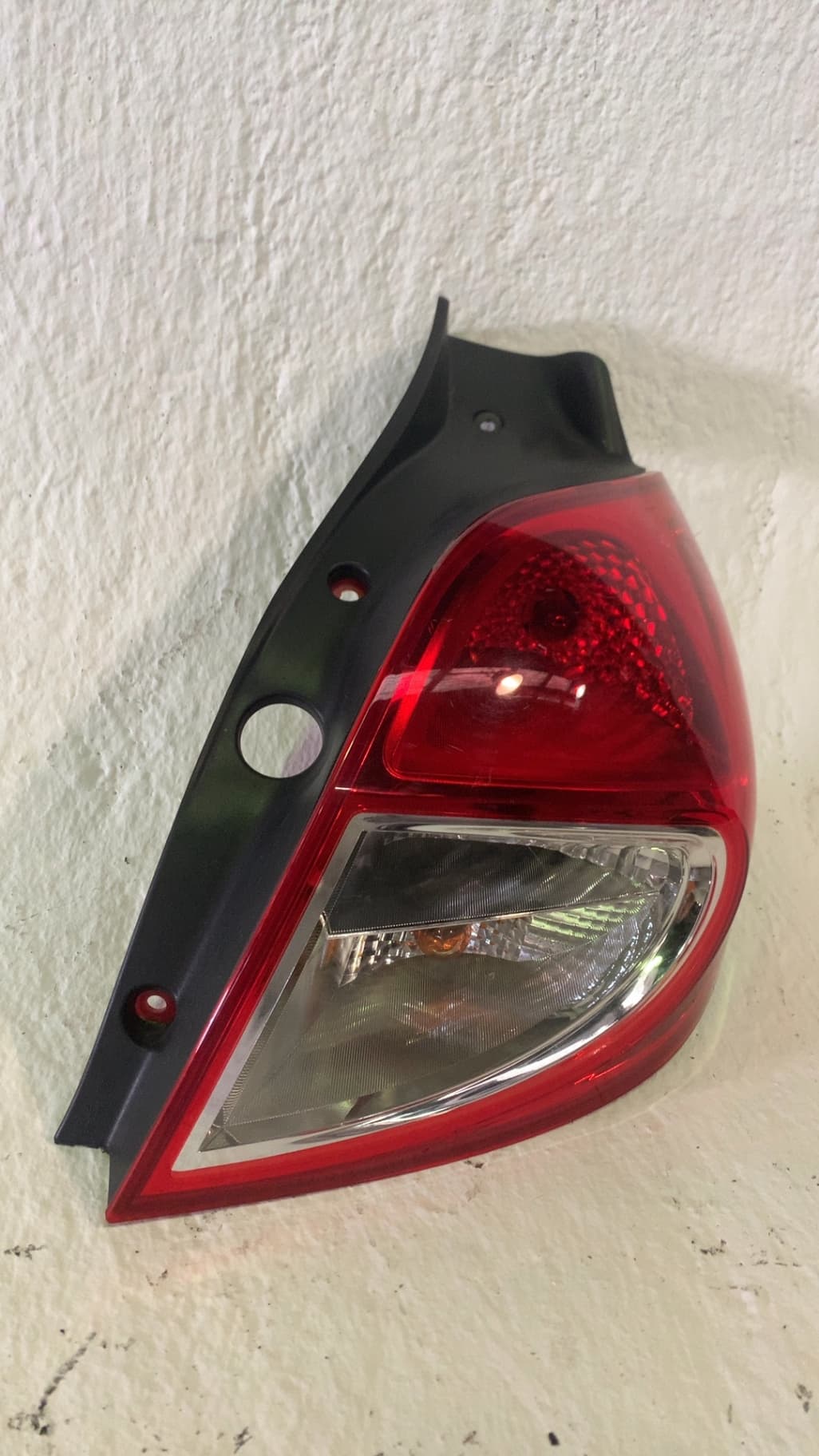 Piloto trasero derecho RENAULT CLIO III 3
