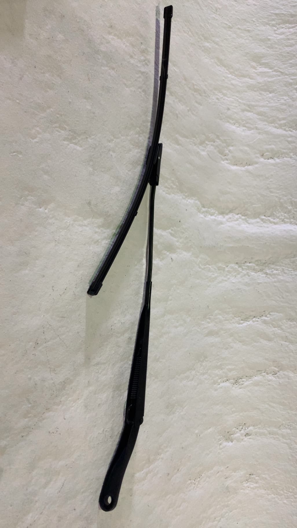 Brazo limpia delantero izquierdo RENAULT CLIO III 2