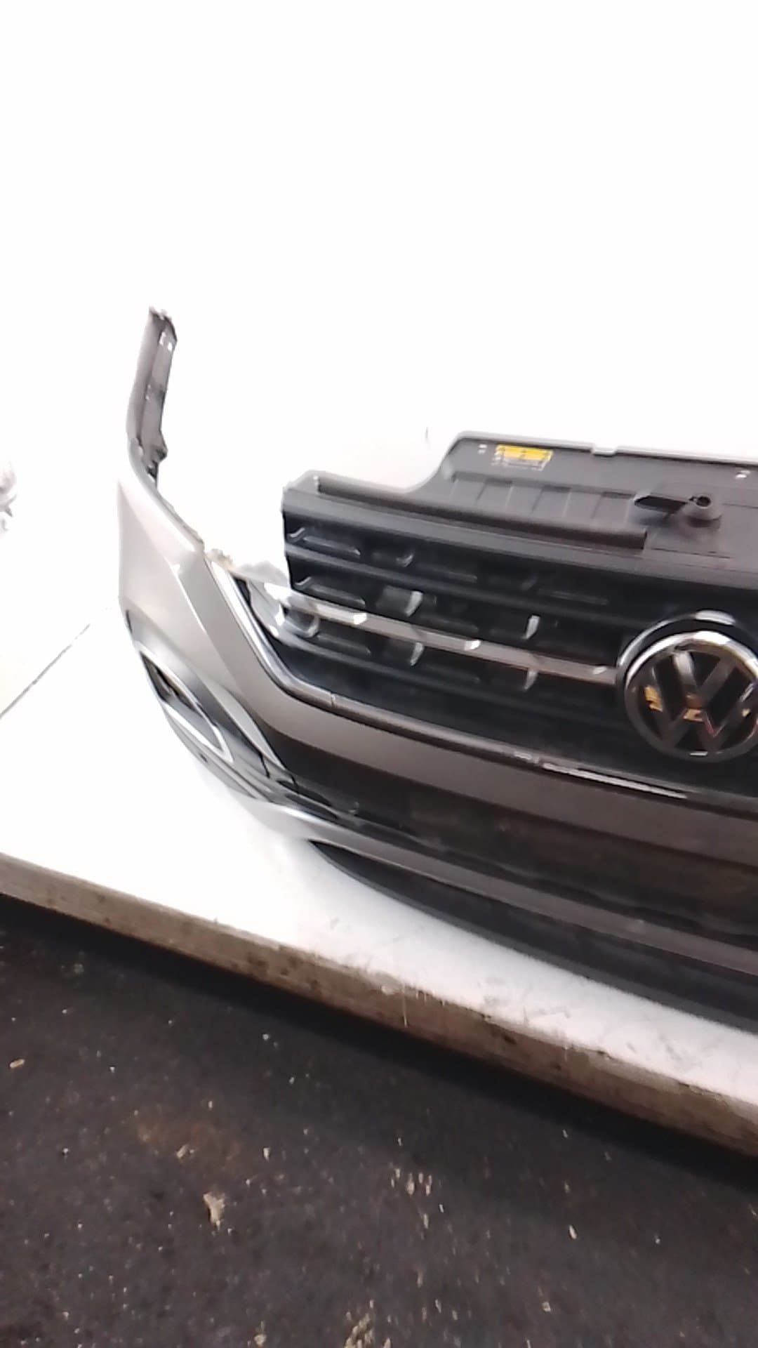 Paragolpes delantero VOLKSWAGEN T-CROSS 3