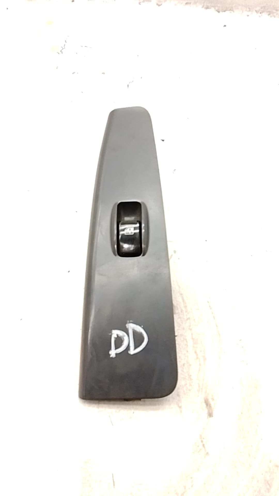 Mando elevalunas delantero derecho KIA CERATO 5