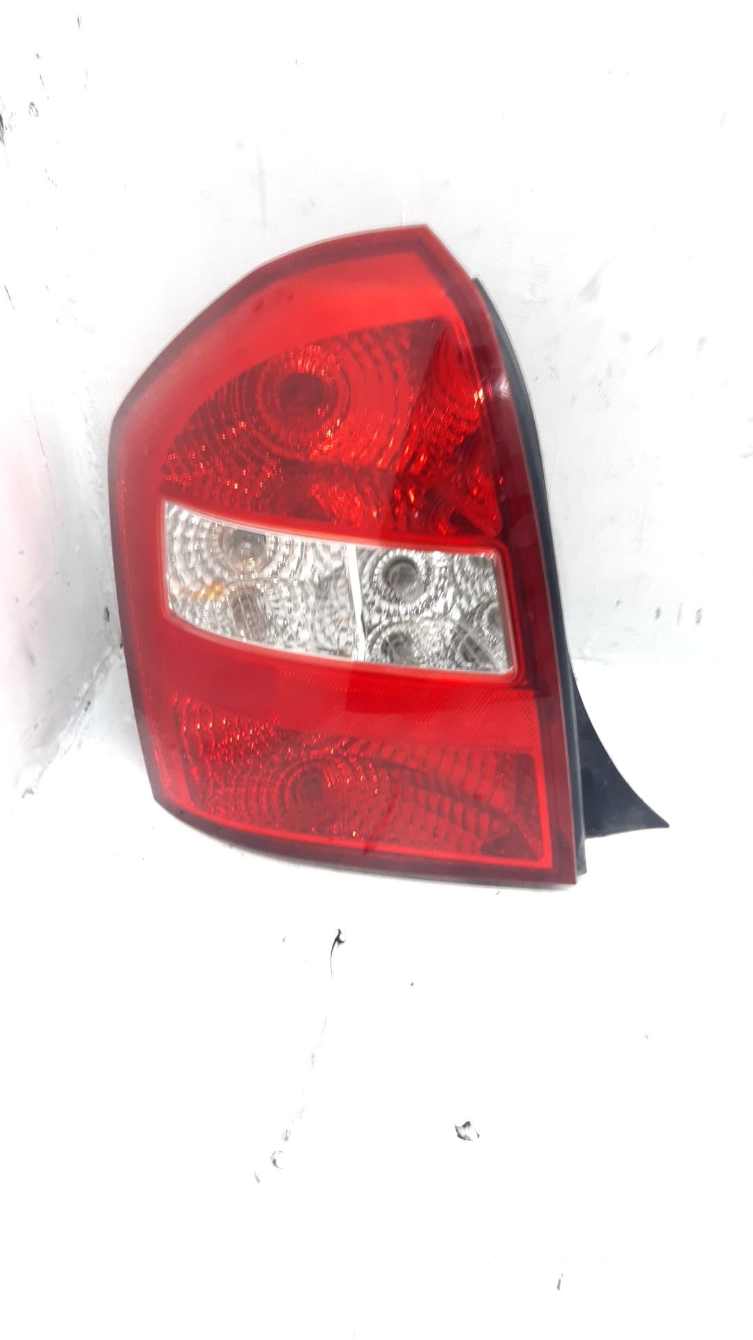 Piloto trasero izquierdo KIA CERATO