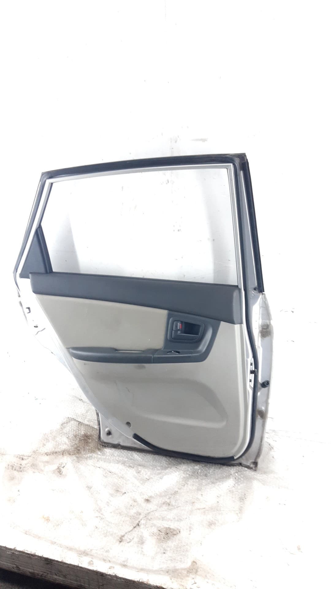 Puerta trasera izquierda KIA CERATO 2
