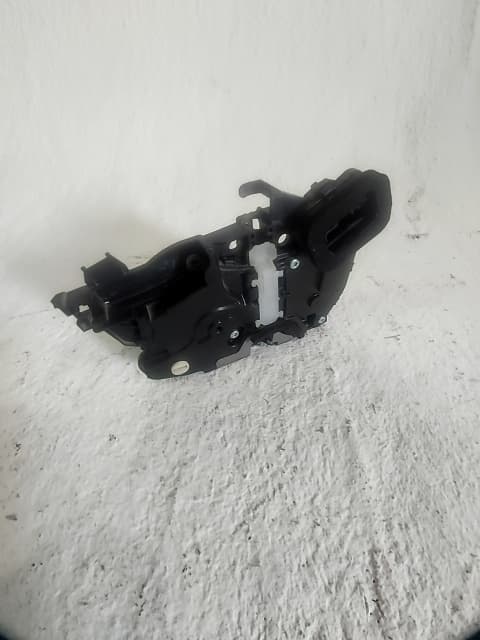 Cerradura puerta trasera derecha CUPRA BORN (K11) 2