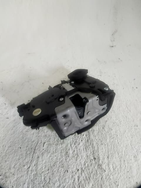 Cerradura puerta trasera derecha CUPRA BORN (K11)