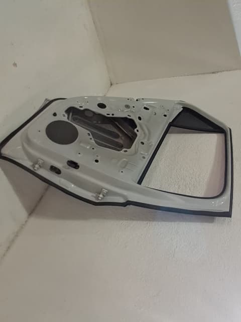 Puerta delantera izquierda CUPRA BORN (K11)