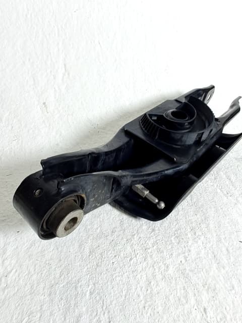 Brazo suspension inferior trasero izquierdo CUPRA BORN (K11) 4