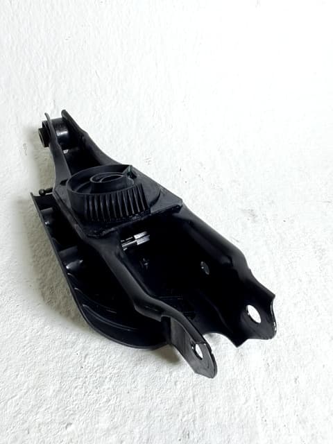 Brazo suspension inferior trasero izquierdo CUPRA BORN (K11) 3