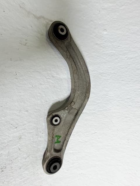 Brazo suspension superior trasero izquierdo CUPRA BORN (K11) 3