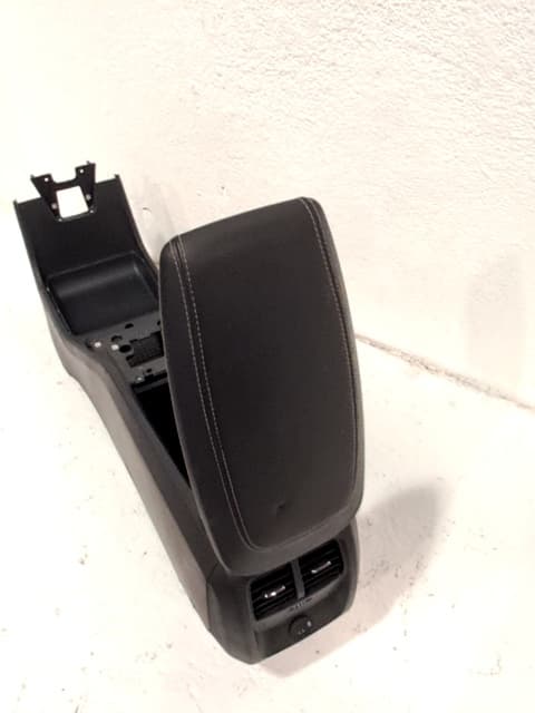 Consola central FORD MUSTANG MACH-E 4