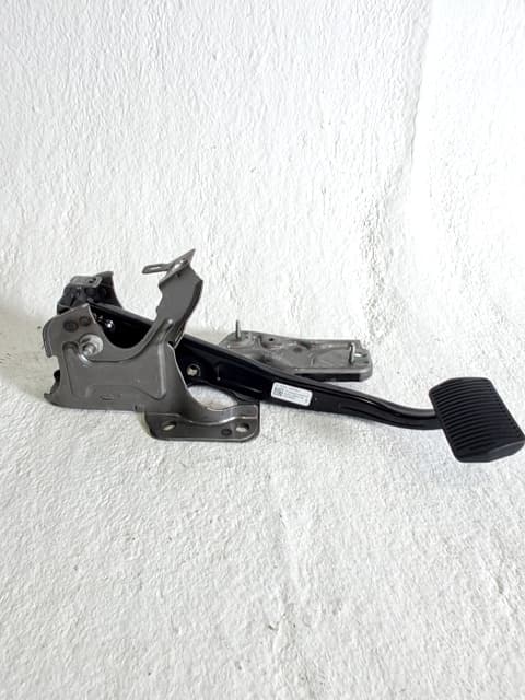 Pedal freno FORD MUSTANG MACH-E 3
