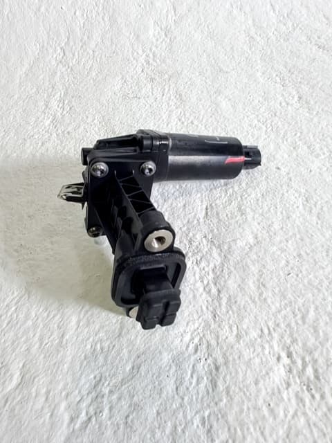 Cerradura puerta trasera derecha FORD MUSTANG MACH-E 2