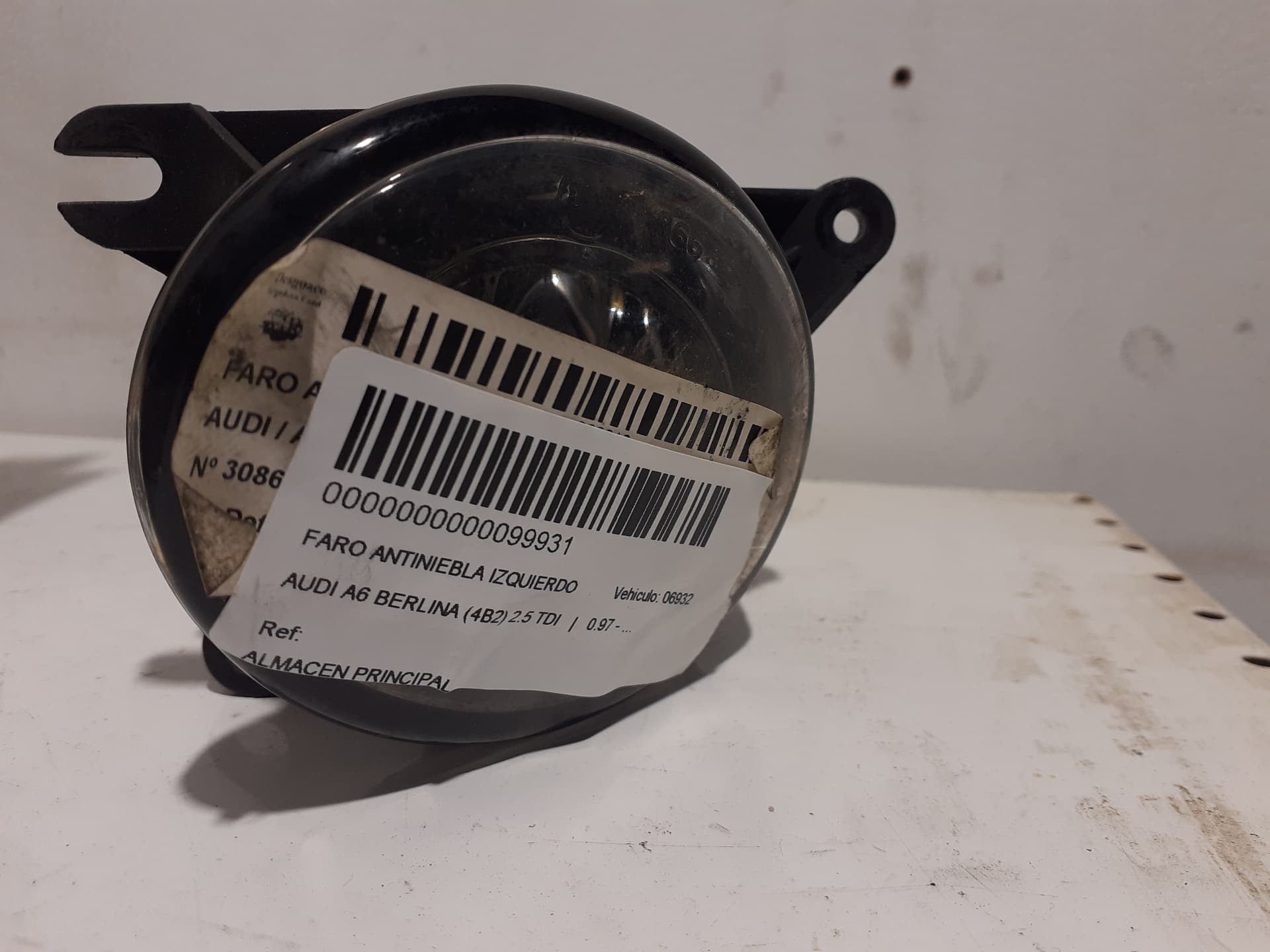 Faro antiniebla izquierdo AUDI A6 BERLINA (4B2) 2