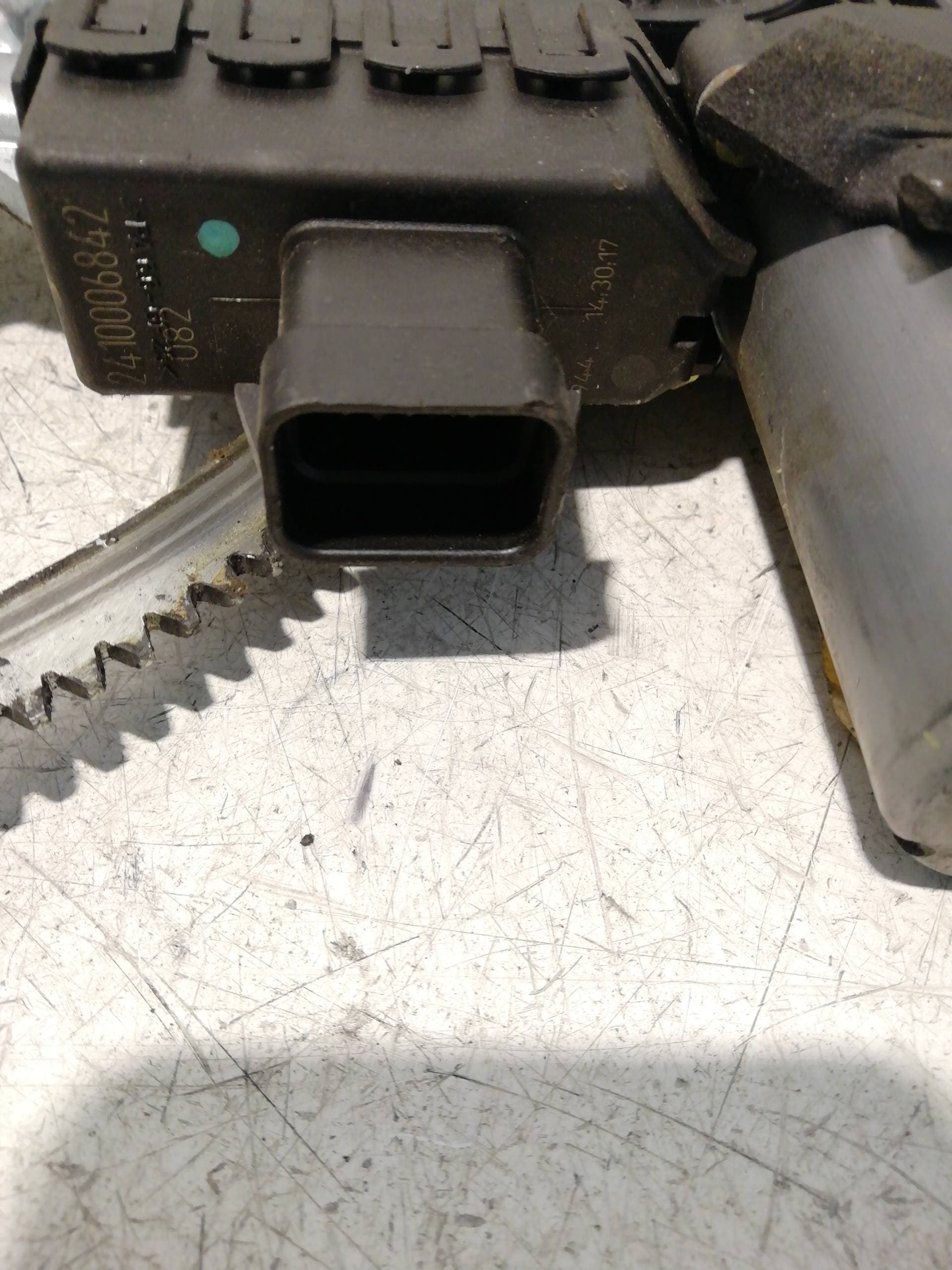 Elevalunas delantero izquierdo OPEL ZAFIRA A 4