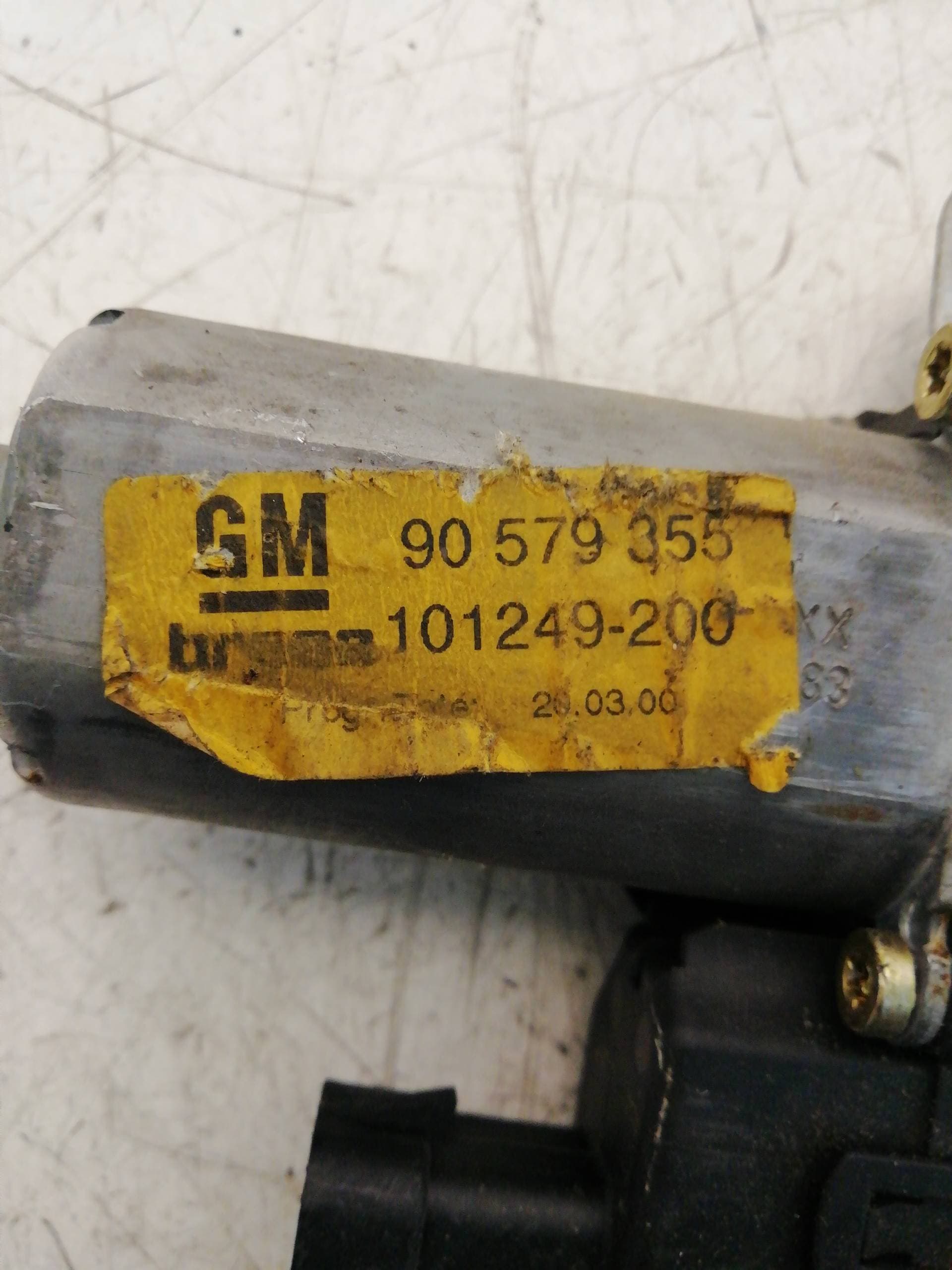 Elevalunas delantero izquierdo OPEL ZAFIRA A 2