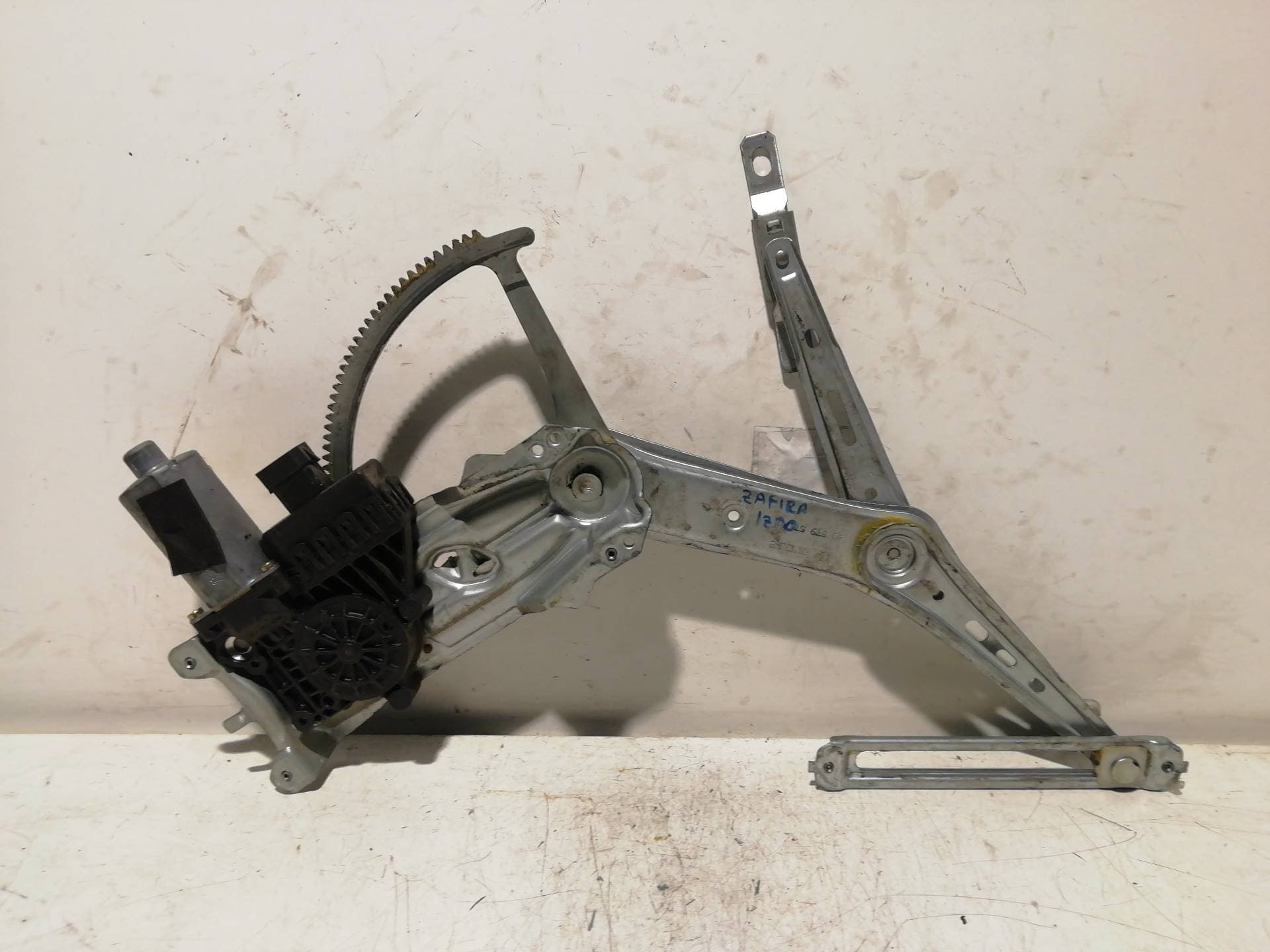 Motor elevalunas delantero izquierdo OPEL ZAFIRA A 5