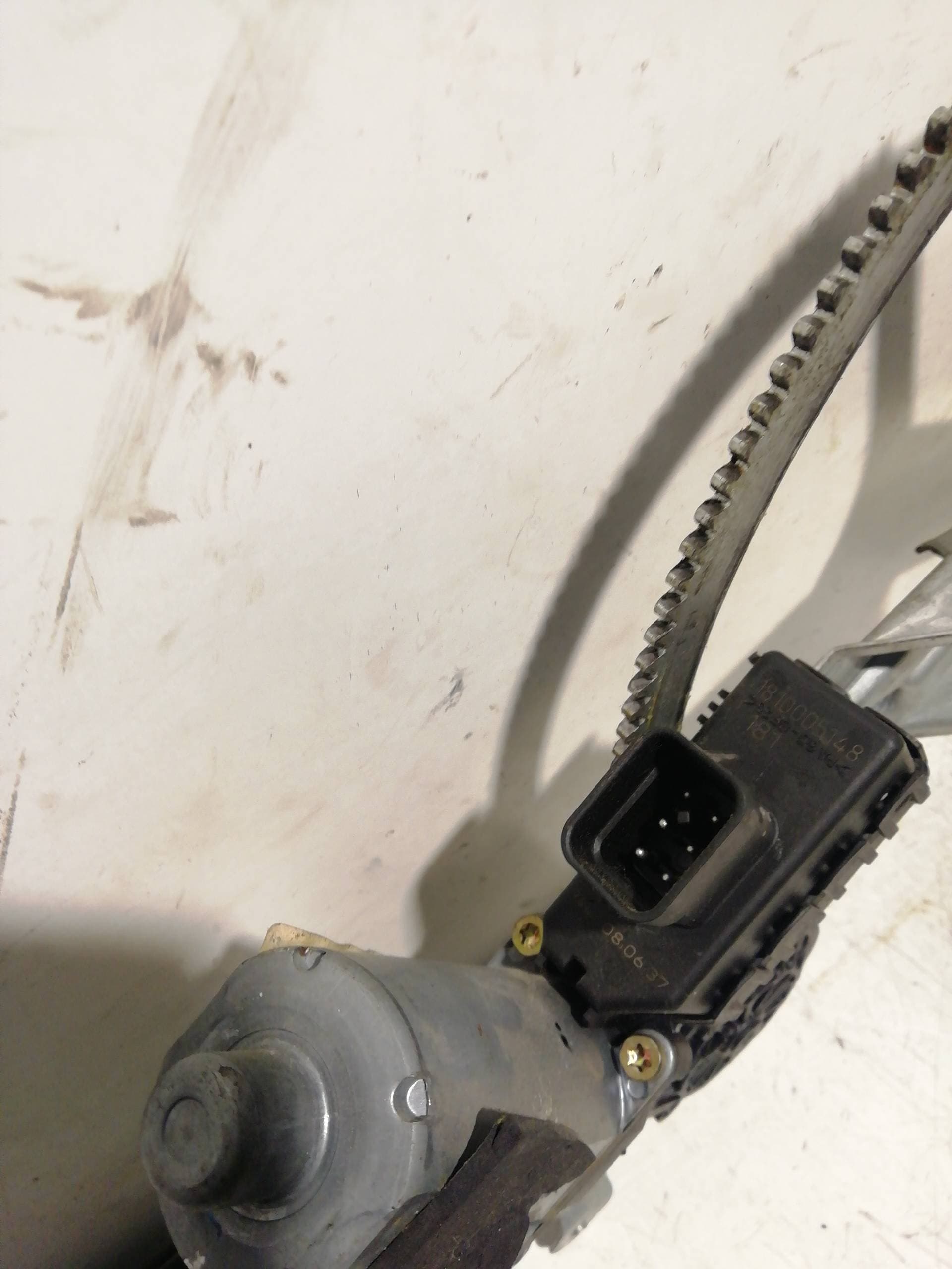 Motor elevalunas delantero izquierdo OPEL ZAFIRA A 4