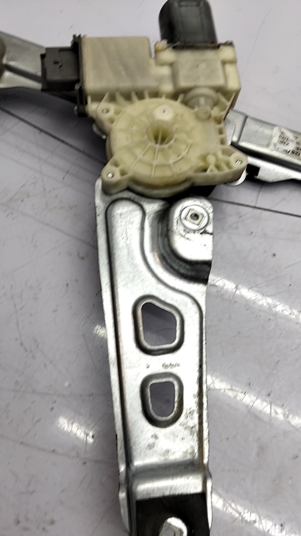 Elevalunas delantero derecho PEUGEOT 5008 5