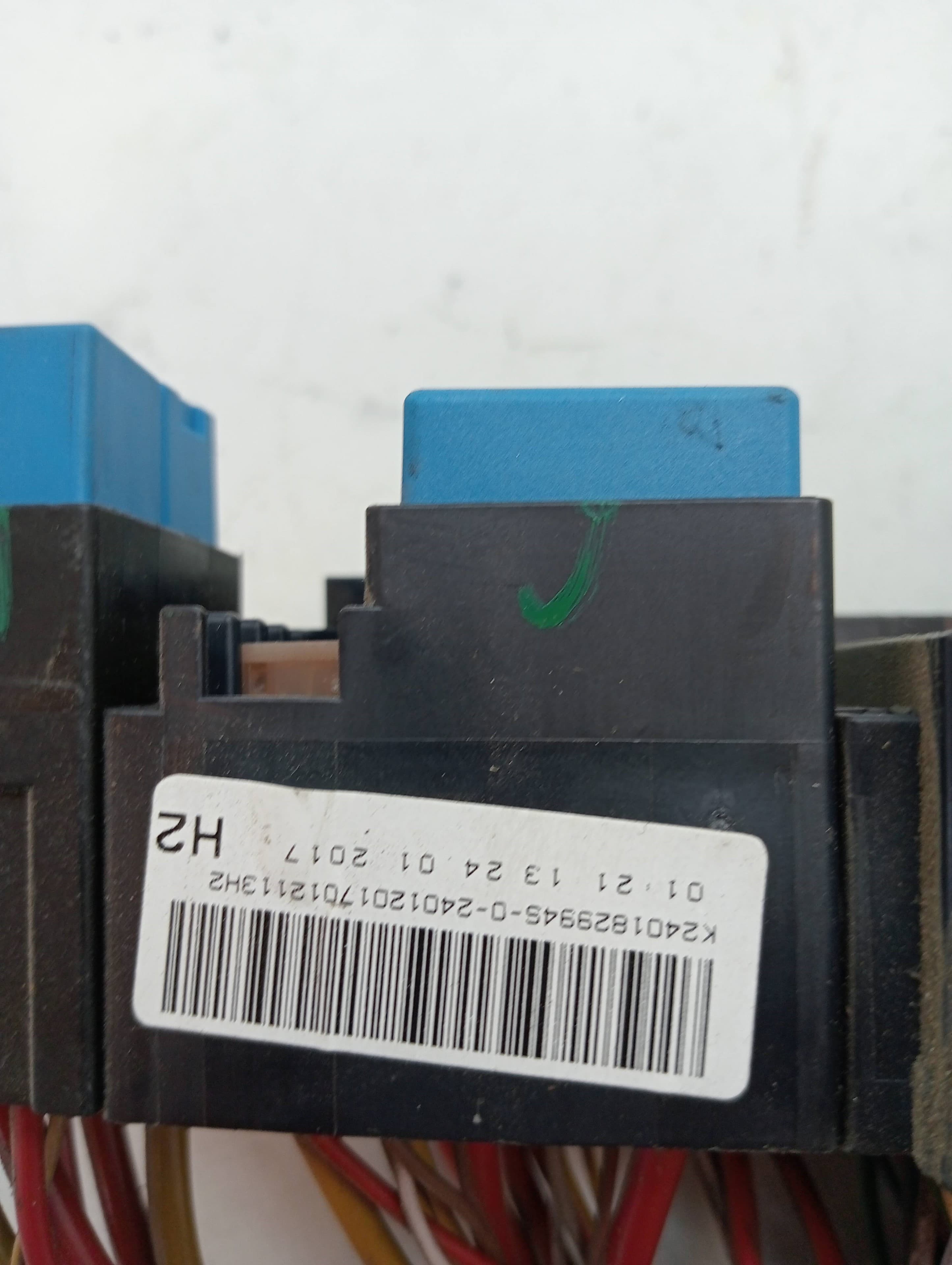 Caja reles / fusibles RENAULT CLIO IV 2