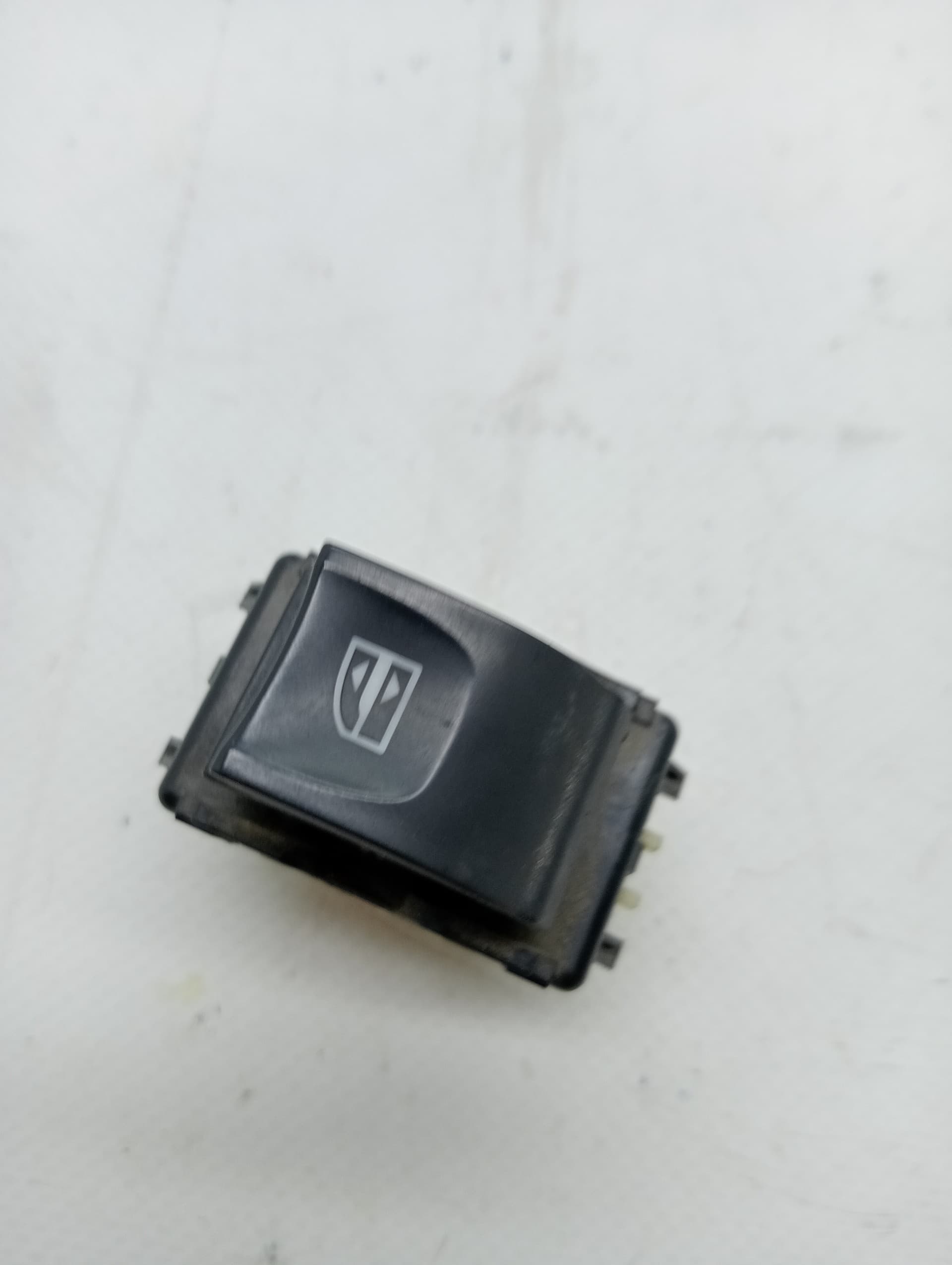Mando elevalunas delantero derecho RENAULT CLIO IV