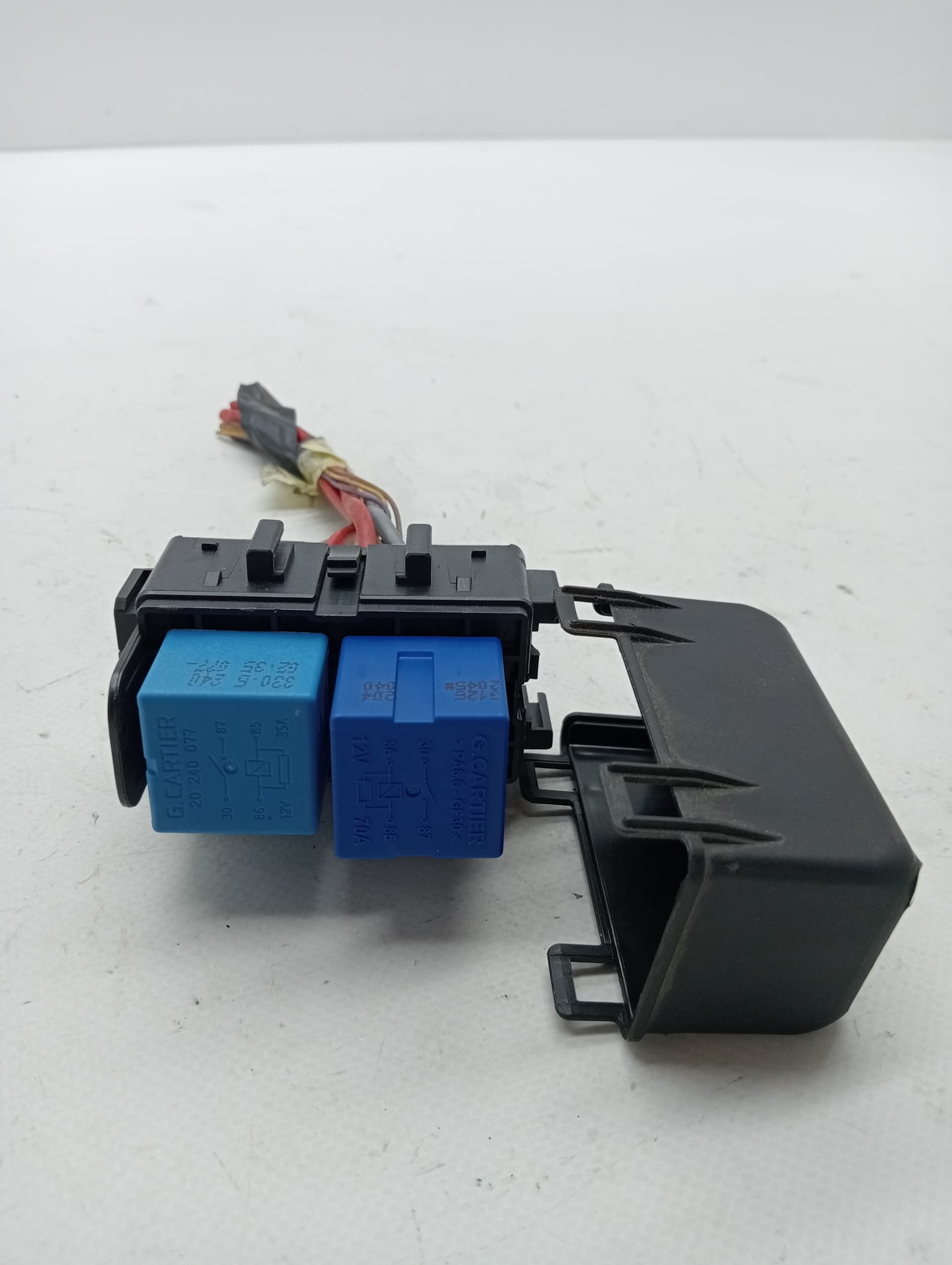 Caja reles / fusibles RENAULT CLIO IV 3