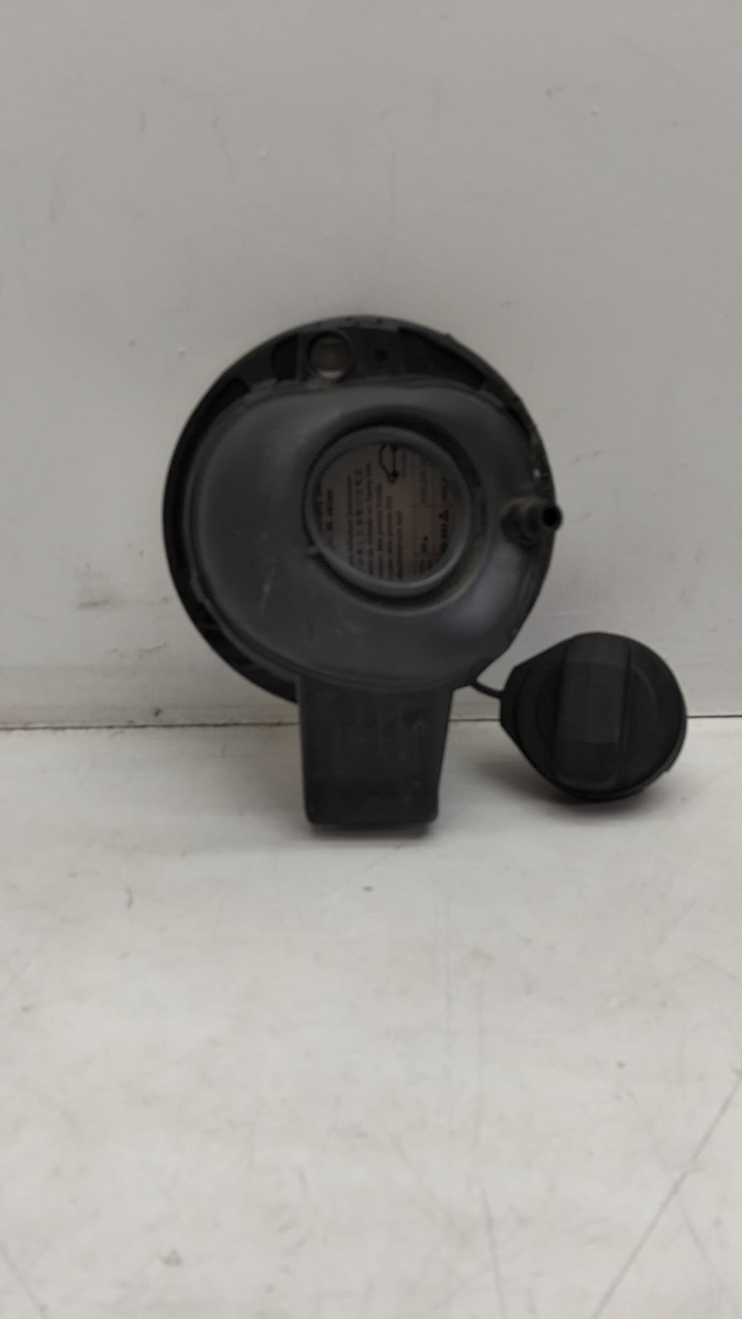 Tapa exterior combustible VOLKSWAGEN POLO (6R1) 2