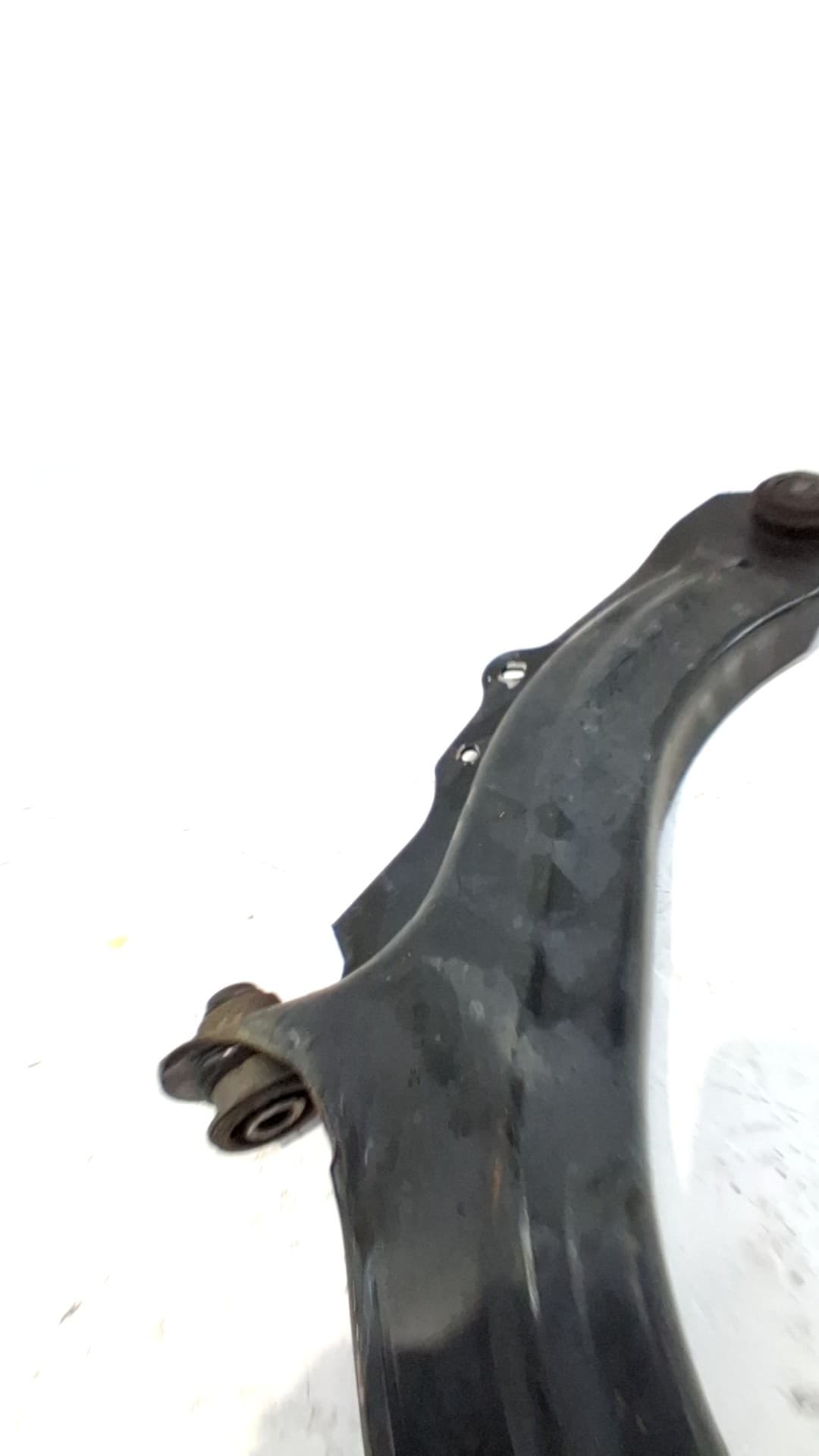 Brazo suspension inferior delantero izquierdo RENAULT CAPTUR 3