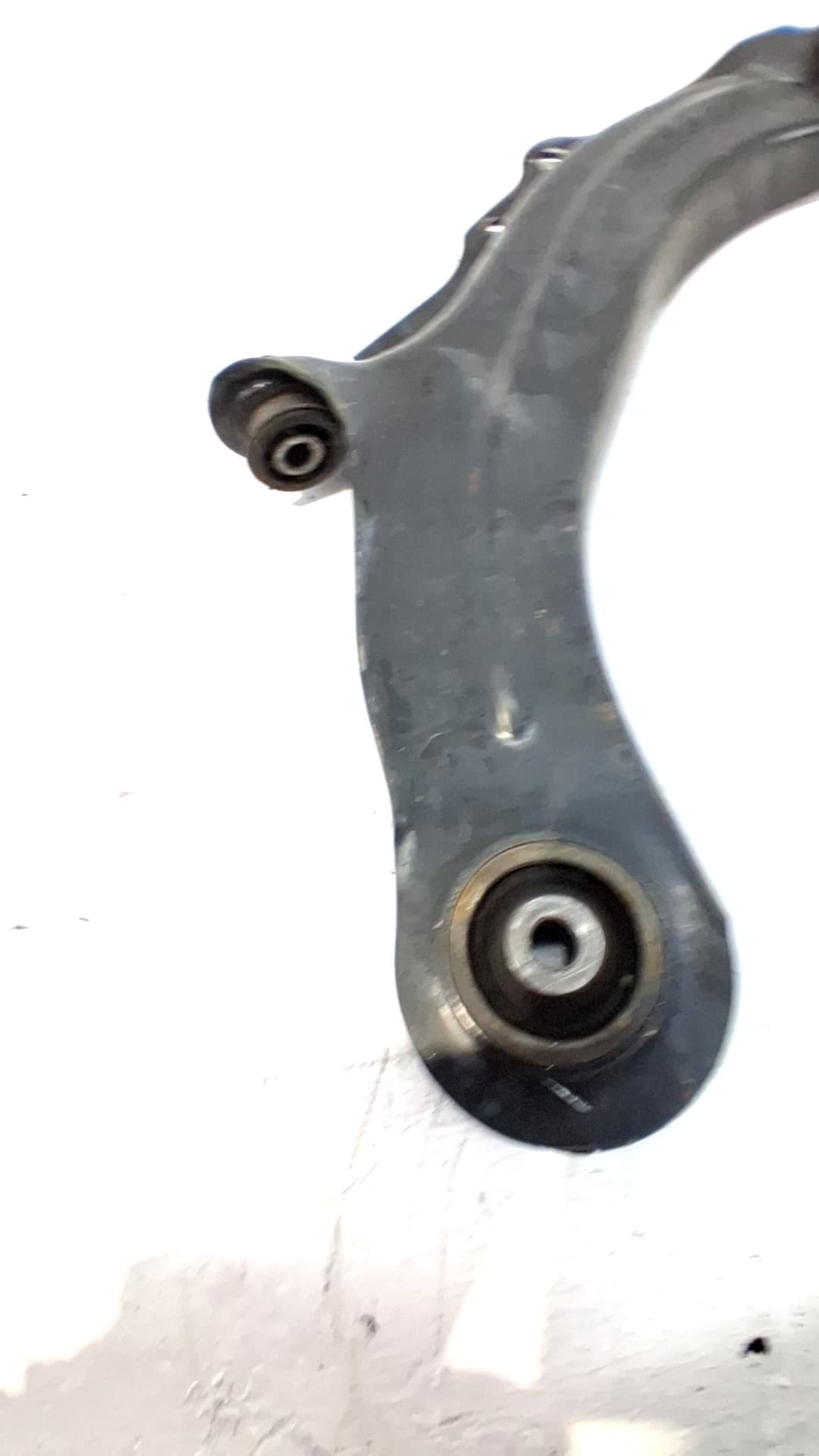 Brazo suspension inferior delantero izquierdo RENAULT CAPTUR 2