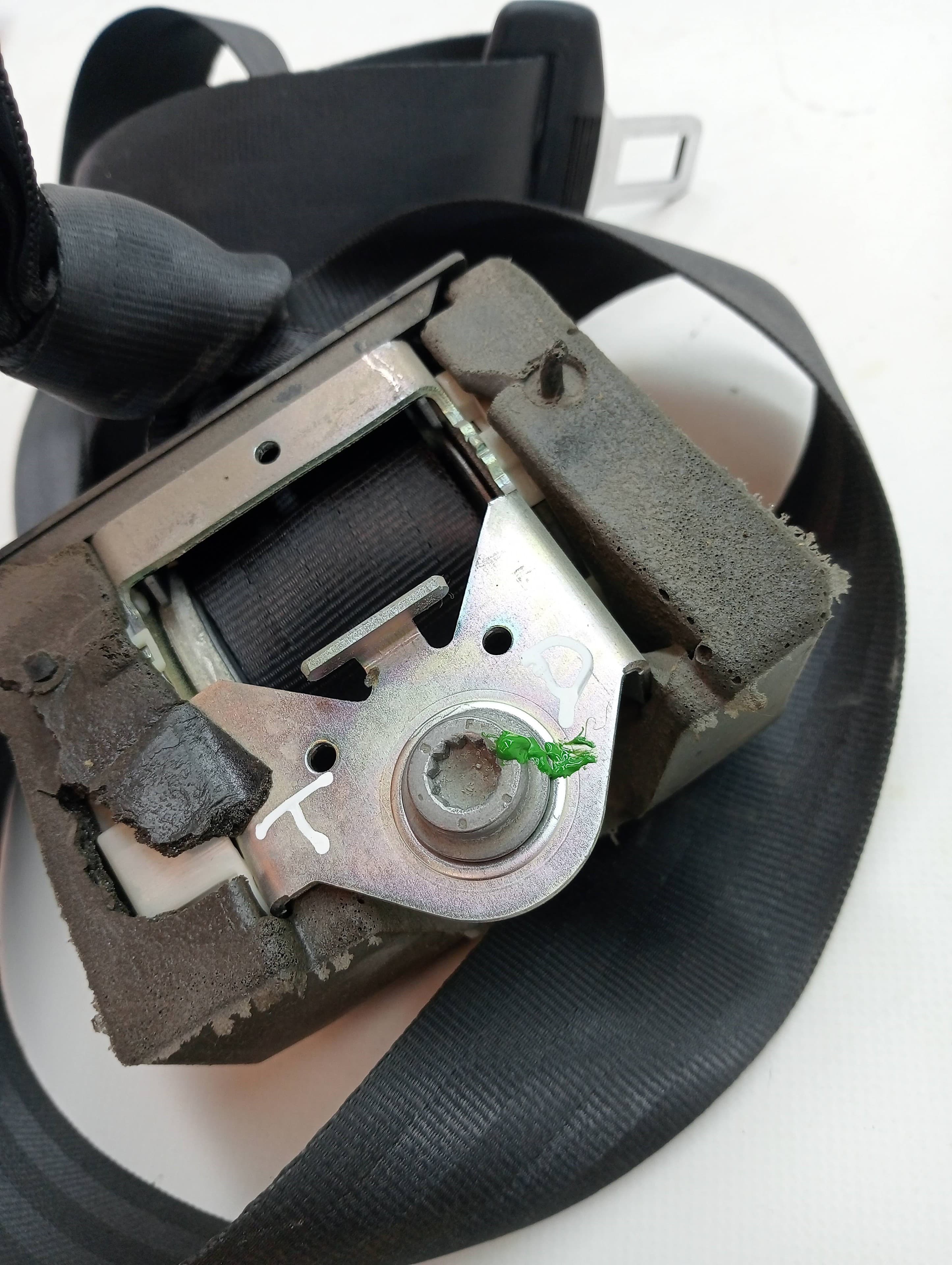 Cinturon seguridad trasero derecho SEAT IBIZA SC (6J1) 3