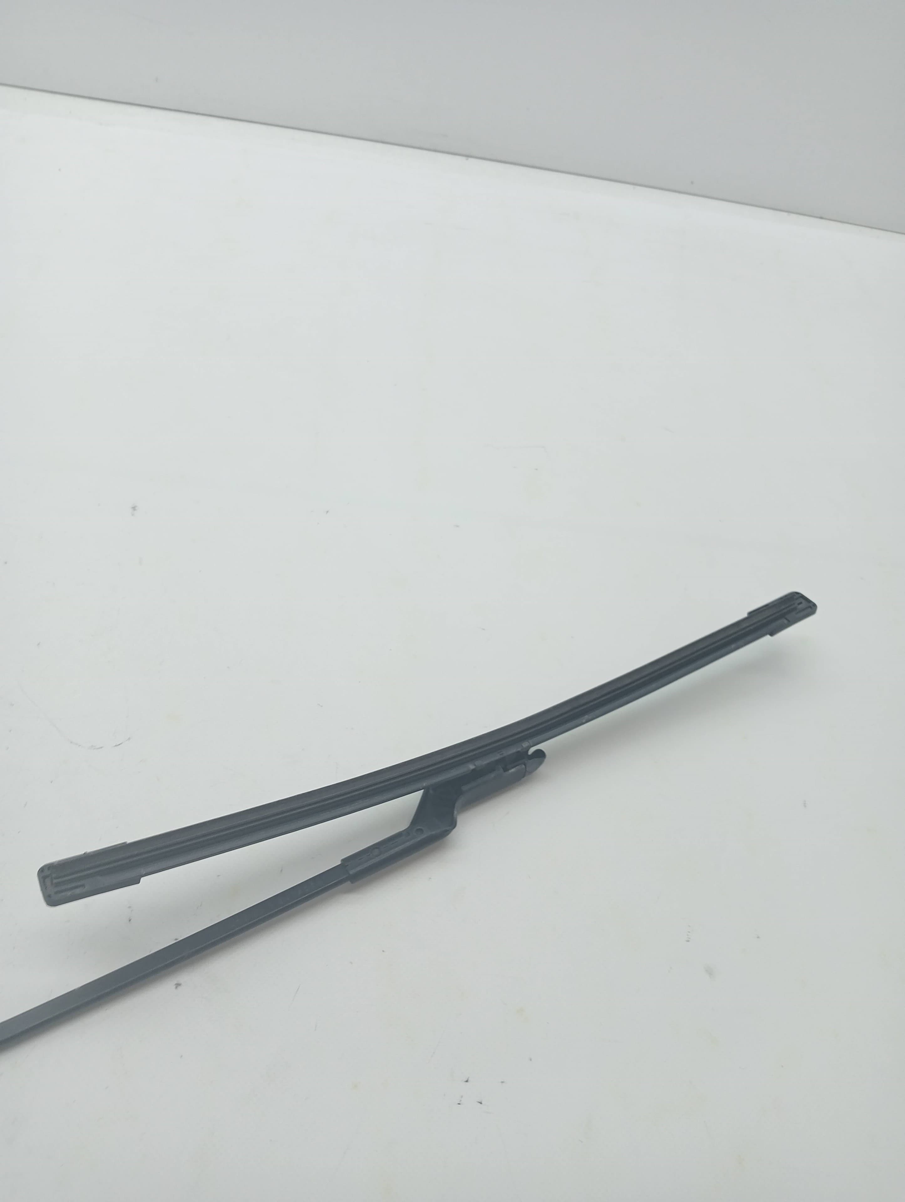 Brazo limpia delantero derecho SEAT IBIZA SC (6J1) 2
