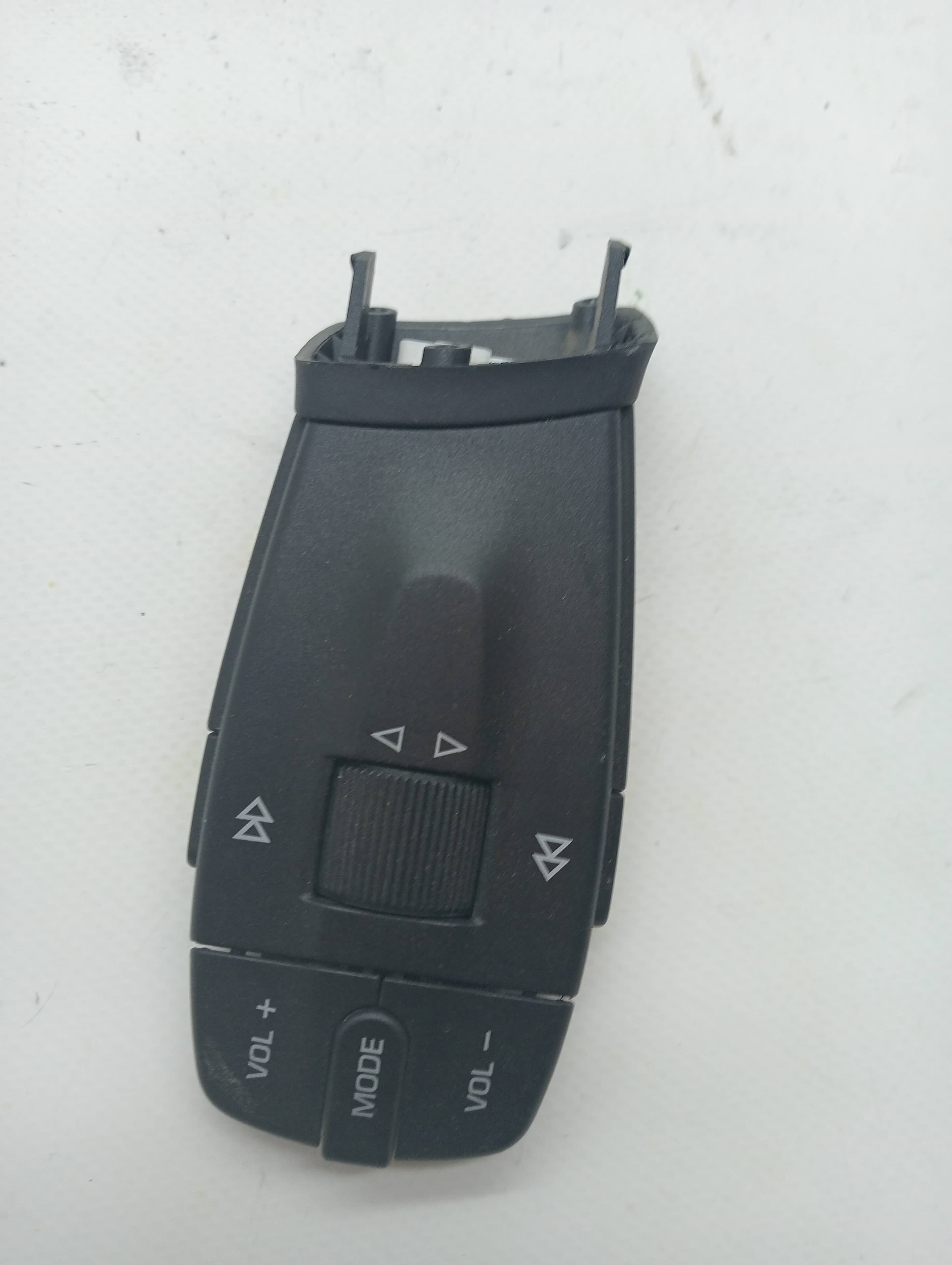 Mando multifuncion SEAT IBIZA SC (6J1) 3