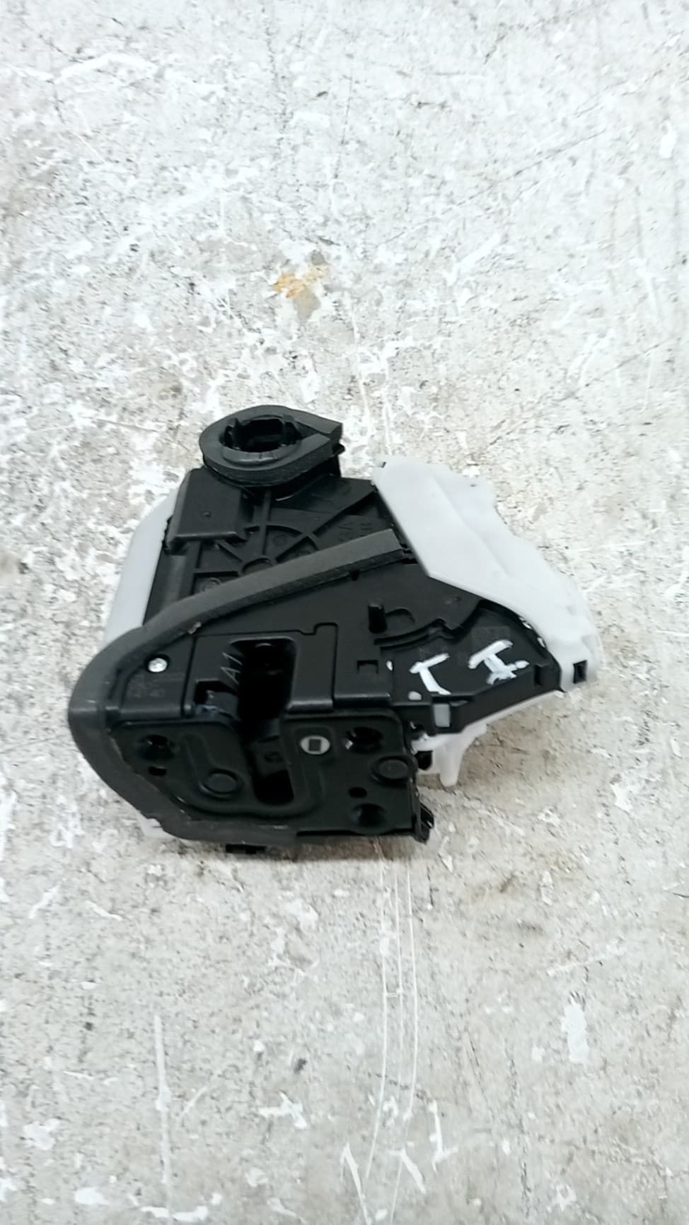 Cerradura puerta trasera izquierda RENAULT ARKANA