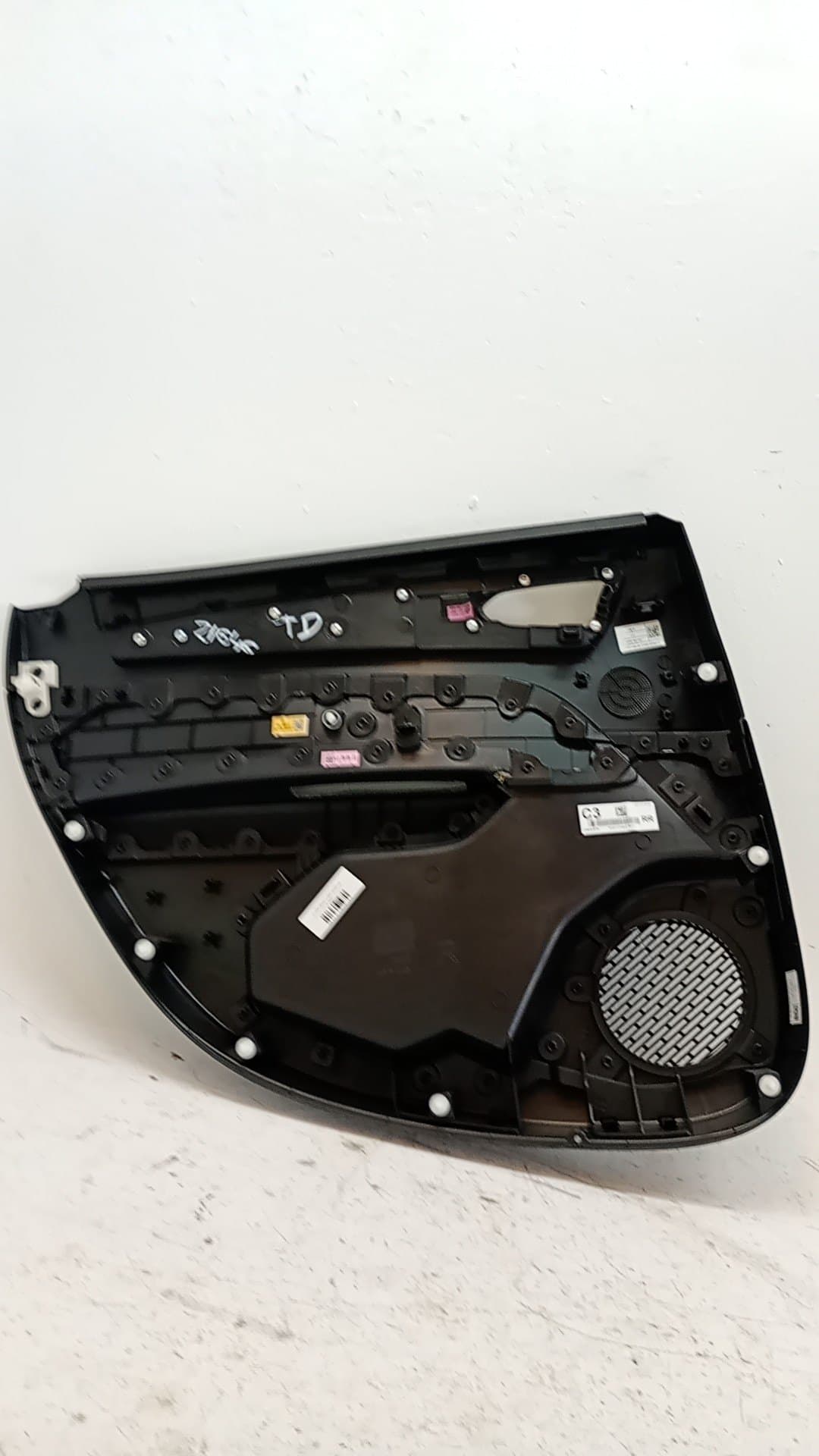 Guarnecido puerta trasera derecha RENAULT ARKANA 3