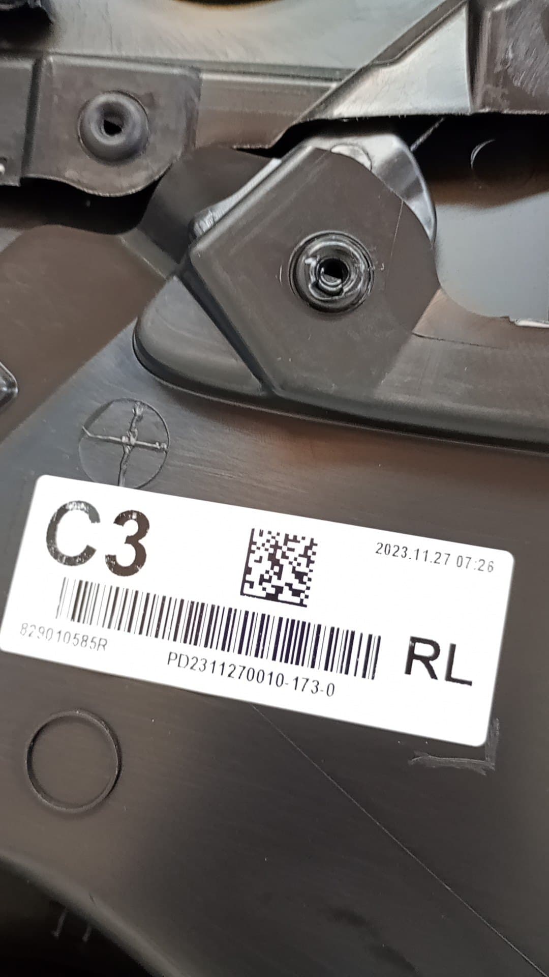 Recambio RENAULT ARKANA ref. 829A14583R 2