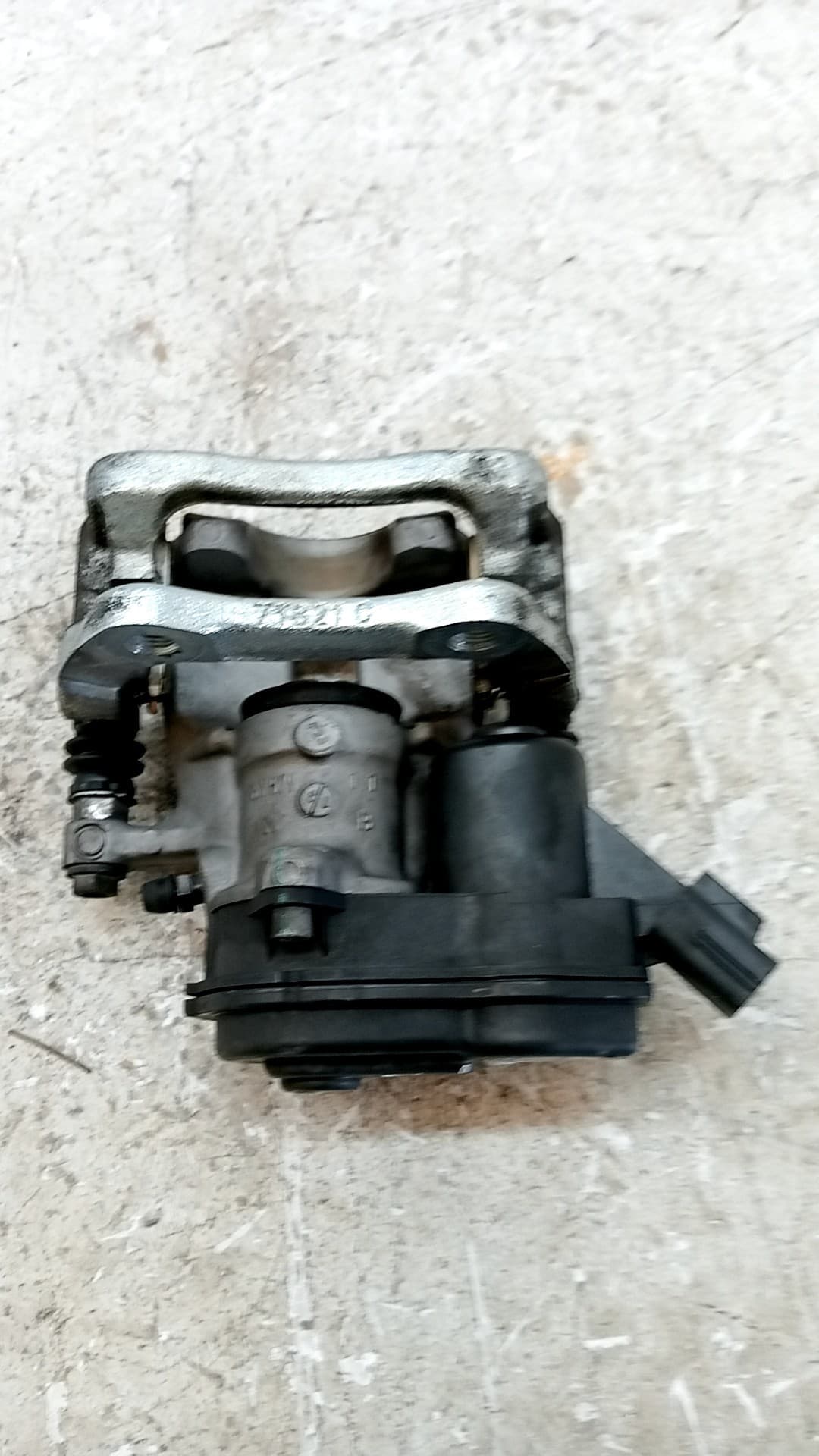 Recambio RENAULT ARKANA ref. 440111721R 3