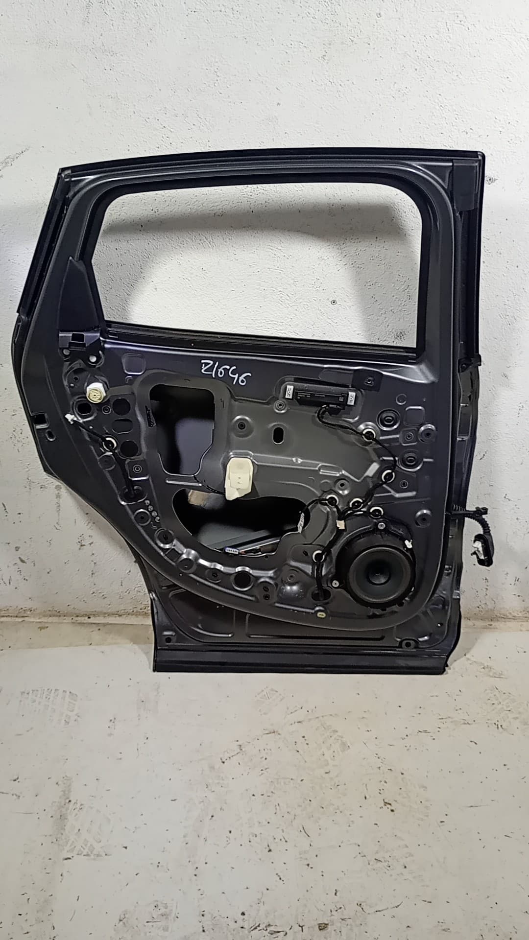 Puerta trasera izquierda RENAULT ARKANA 2