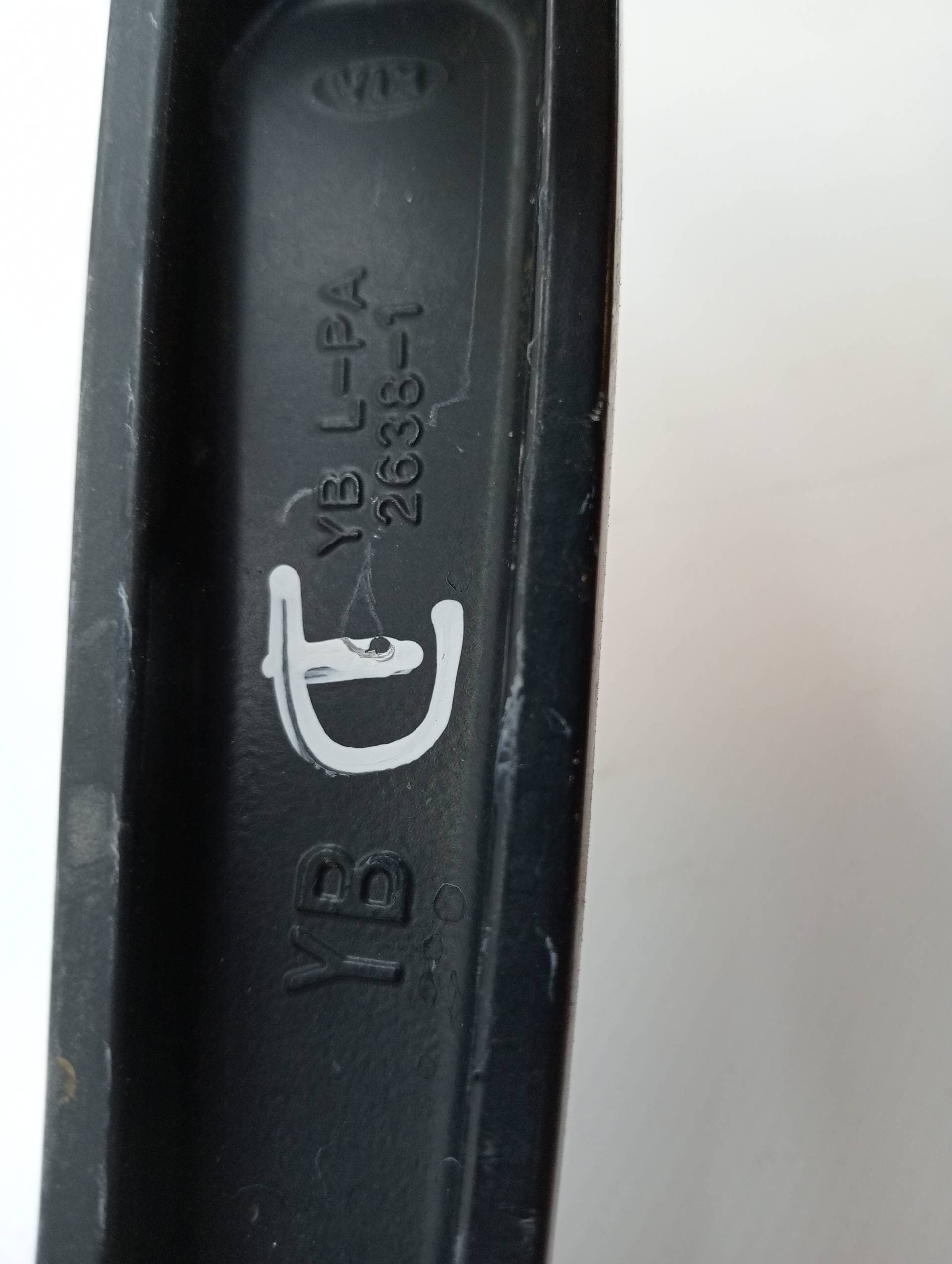 Brazo limpia delantero derecho KIA STONIC 3