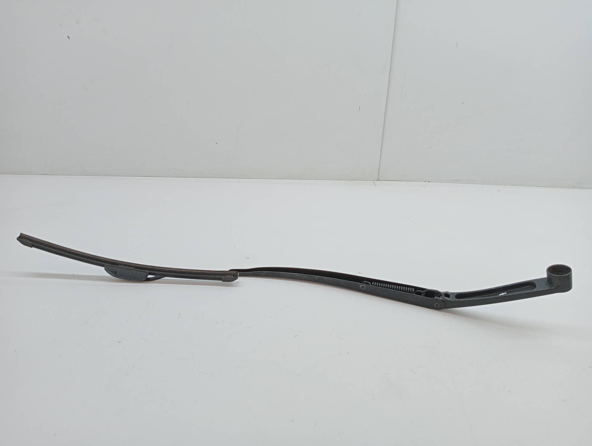 Brazo limpia delantero derecho KIA STONIC 2