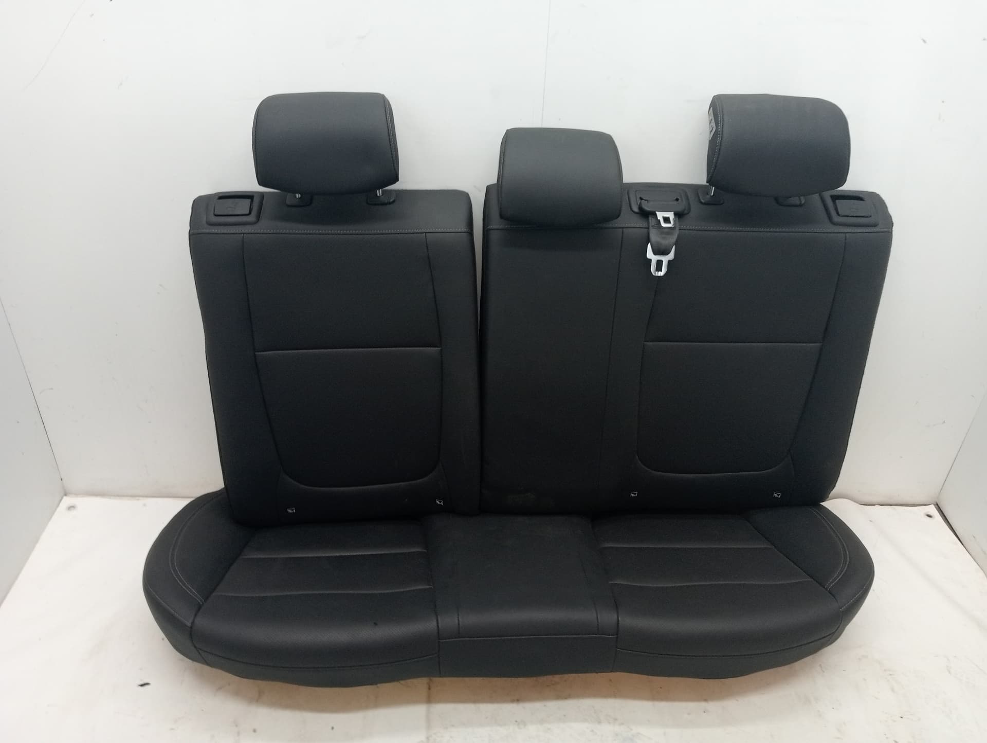 Cerradura asientos traseros KIA STONIC