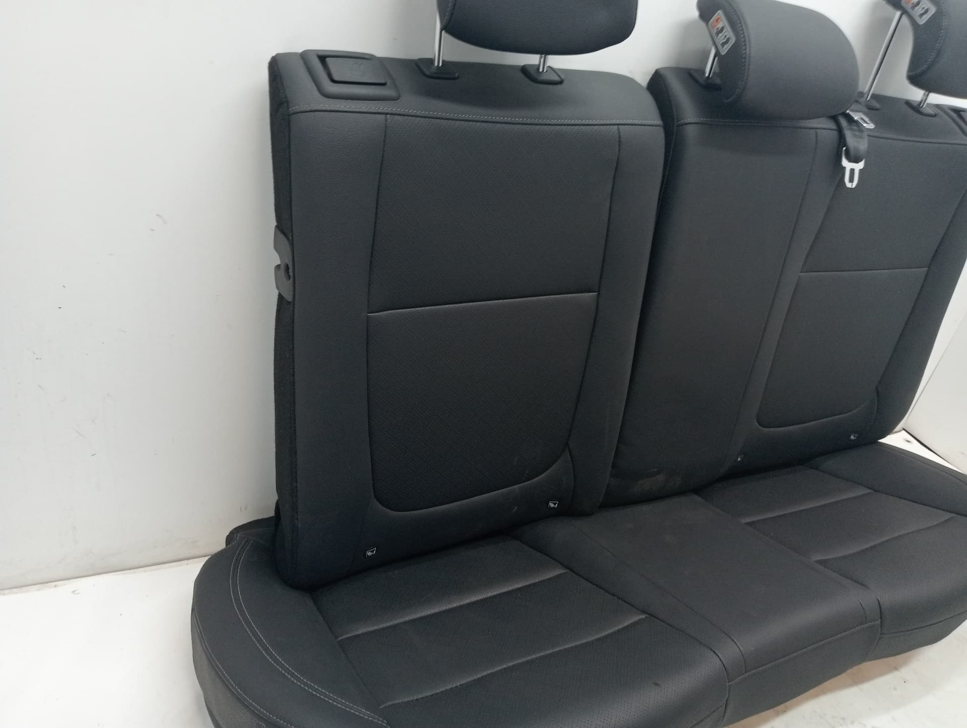 Cerradura asientos traseros KIA STONIC 3
