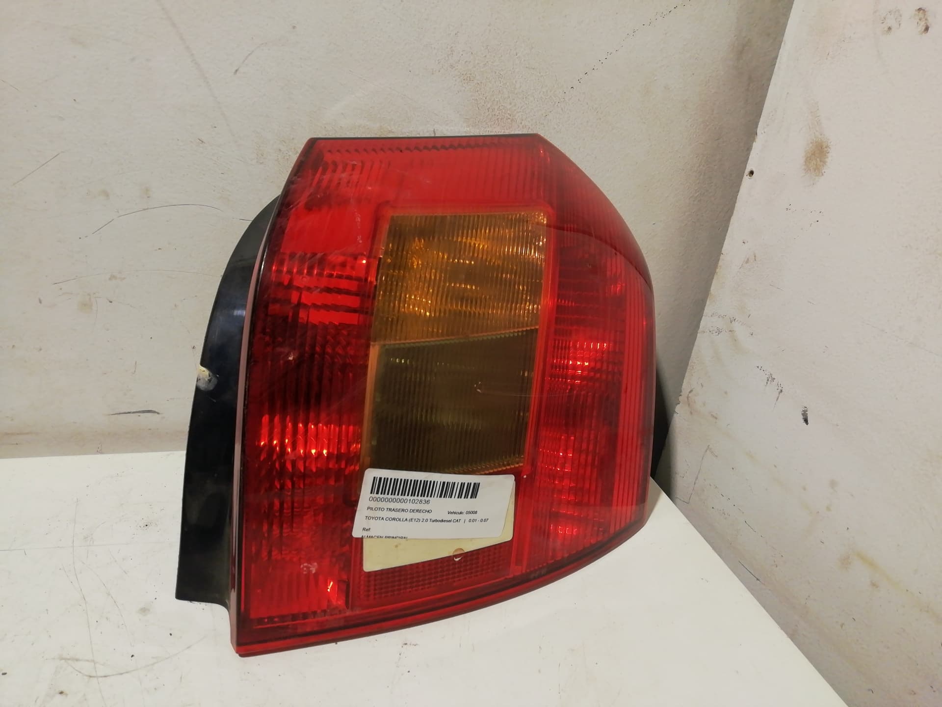 Piloto trasero derecho TOYOTA COROLLA (E12)