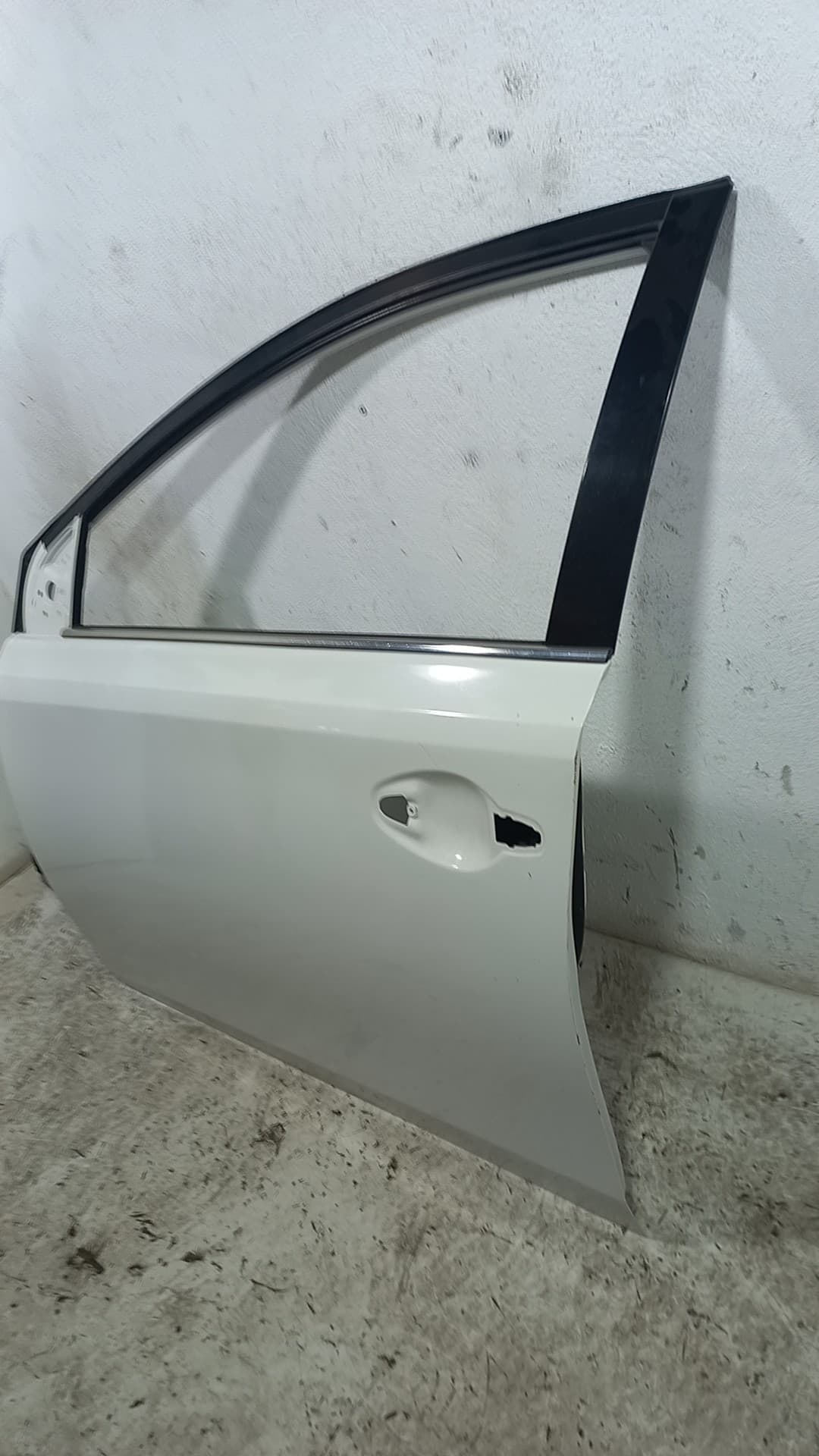 Puerta delantera izquierda TOYOTA AURIS 3